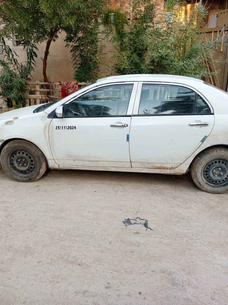 السلام عليكم من رخصة الادمن 
عيني سياره بي واي دي جي ٣ بصمة كاملة المواصفات بس الافريز يرادلة تبديل محرك هوندا ياباني 
گير عادي خير من الله 
تخم تاير جديد 
صدر كله جديد امامي خلفي 
رقم انكليزي 
سنوية الى ٢٨ 
كهربائيات كله شغاله 
السيارة حرة باسمي 
شرط التحويل 
السعر ٣٥ وبيهة مجال حك الجية 
الشرائ يتصل ٠***********
