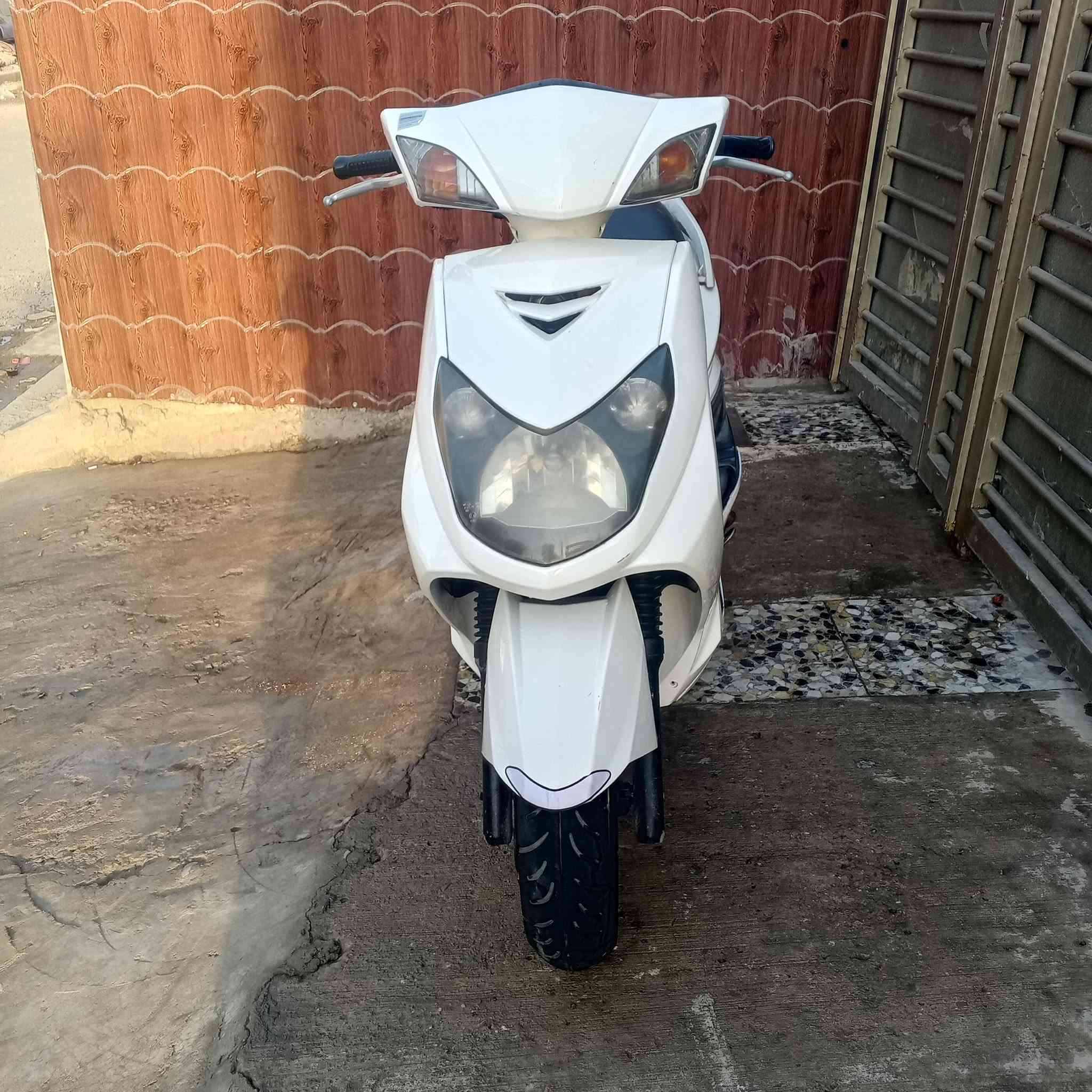 سكنس فحل نوزل اي نقص مابيها درجه نضيفه وكله شغاله وبلادي لسعر 700 عنوان بغداد المشتل***********
