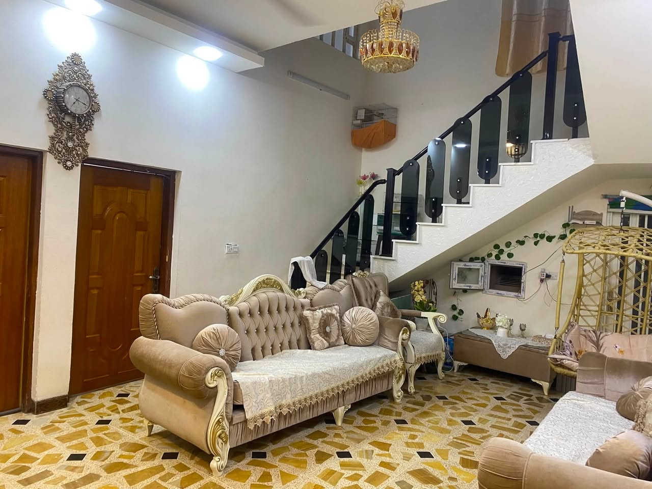 دار للبيع
حي الجامعة 

قرب المستشفى دكتور جمال 

المساحه (250) متر 

يتكون من (4) غرف نوم 🛌  

للاستفسار 📞 ***********

عقارات الشهم سامراء شارع 2000
