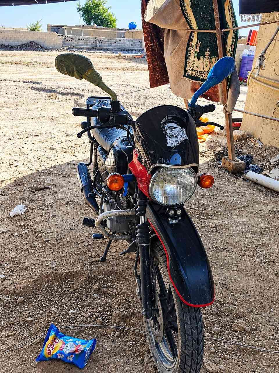 دراجه بوكسر موديل 2020 مجفت مره وحده دراجه نضيفه  شغاله كرهبايات عينه لايت اشارات كلشي شغال مكان ميسان المجر الكبير ناحية الخير متواجد واتساب فقط  *********** رايده 1100وبيها مجال

