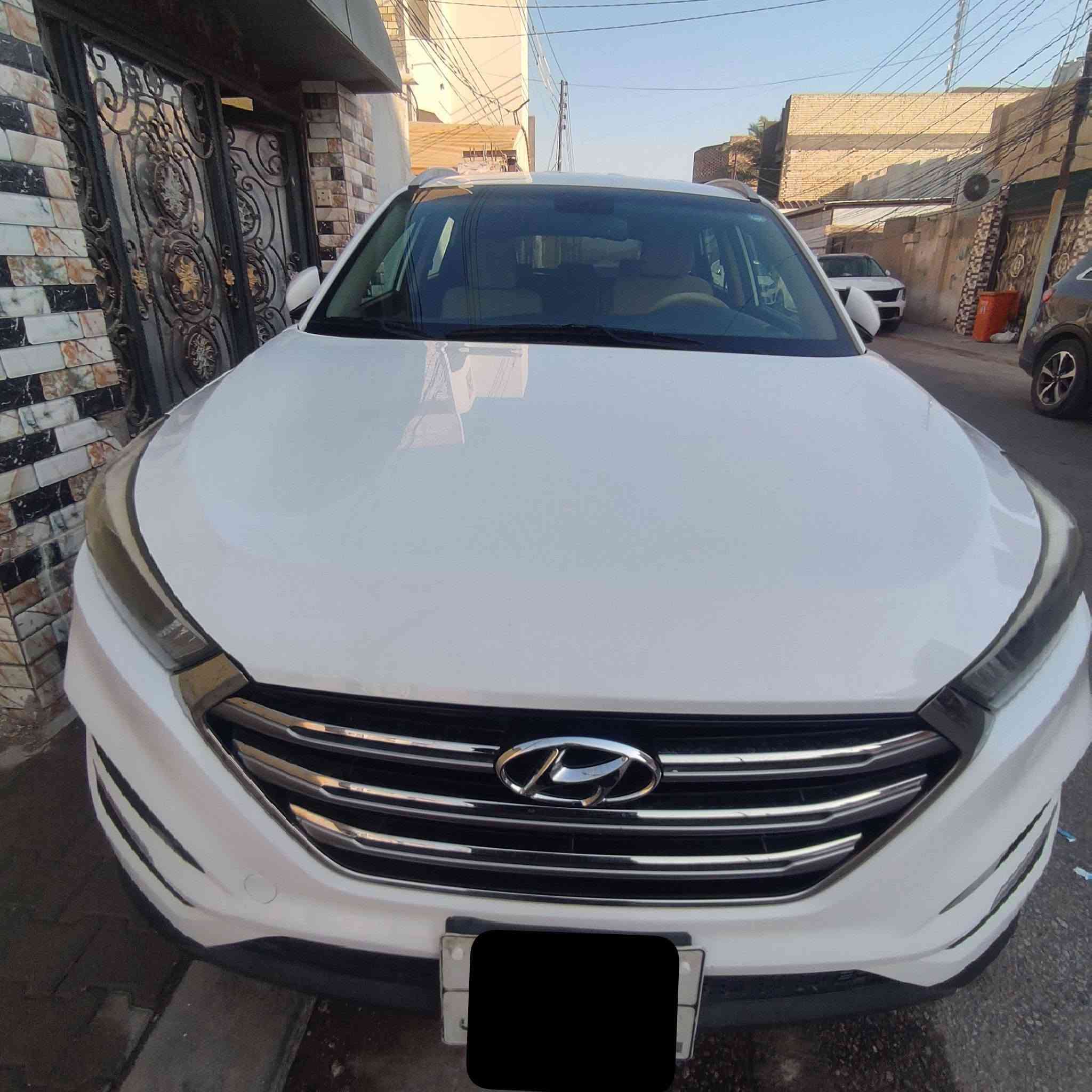 سياره توكسان موديل /١٨وارد خليجي فول مواصفات كير وحداديه كله جديد وضع الشركه تبريد ثلج قطره صبغ مابيه السعر المطلوب ب١٦٥ وبيه مجال رقم الهاتف/*********** /المكان النجف

