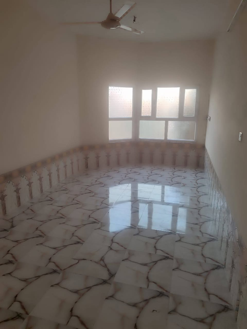 دار للبيع 
الموقع:#حي المعلمين
 فرع-#طريق بغداد
المساحة:٨٠م
الواجه:٦.٥٠م
صنف العقار:طابو
تفاصيل الدار طابقين
استقبال مطبخ وصحيات وغرفتين نوم
______________________
للاستفسار
***********
***********
_______________________
نستقبل جميع العروص السكنية والتجارية في محافظة كركوك
_____________________
#كركوك #كركوك_طريق_بغداد #كركوك_محافظه #كركوك_الحبيبه #kirkuk #شارع_القدس كركوك, العراق
