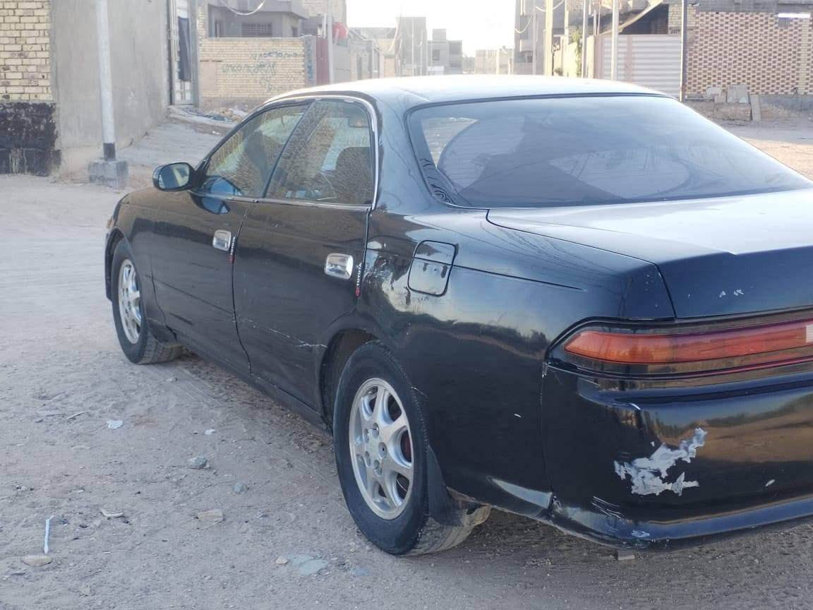سياره مارك مكفوله من اصوليات ونقل جثه  مشروع وطني مداور ثاني يوم حداديه صدر كدام جديده لورا نص عمر غرفتها من جوه جديده ونظيفه كامره خلفيه ومنطومه سماعات تبريد عوزه كمبريسر
لسياره تقريبا جاهزه عوزها شغلات بسيطه مكينه ففتي لا تنقيص ولا تبخير وخير من الله السعر ٤٠ وبيها مجال بسيط ***********. مكان لسياره نجف النجف, العراق
