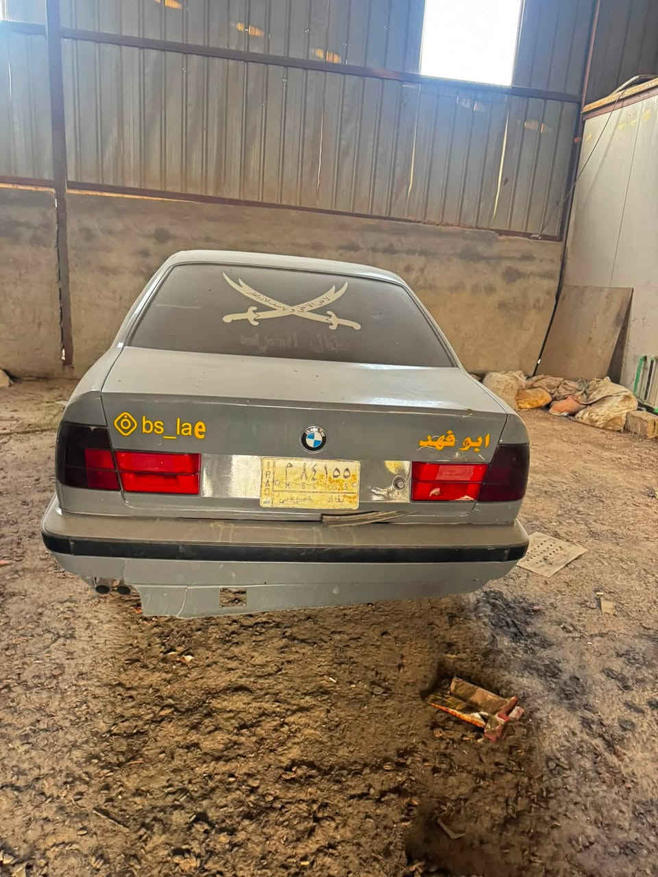 السلام عليكم للبيع Bmwمديل 92 حجم 525 اصل بليته وسنويه محرك مسكر عدل محرك وكير جدد اني شادهن وحداديه وتخم تاير جديد السياره شغاله وجاهزه رقم بغداد سنويه لل 30بأسمي السياره مكاني بابل سياحي سعره 42 وبيه شي قليل ***********/***********

نص مكتوب في الصور:
- bs_lae