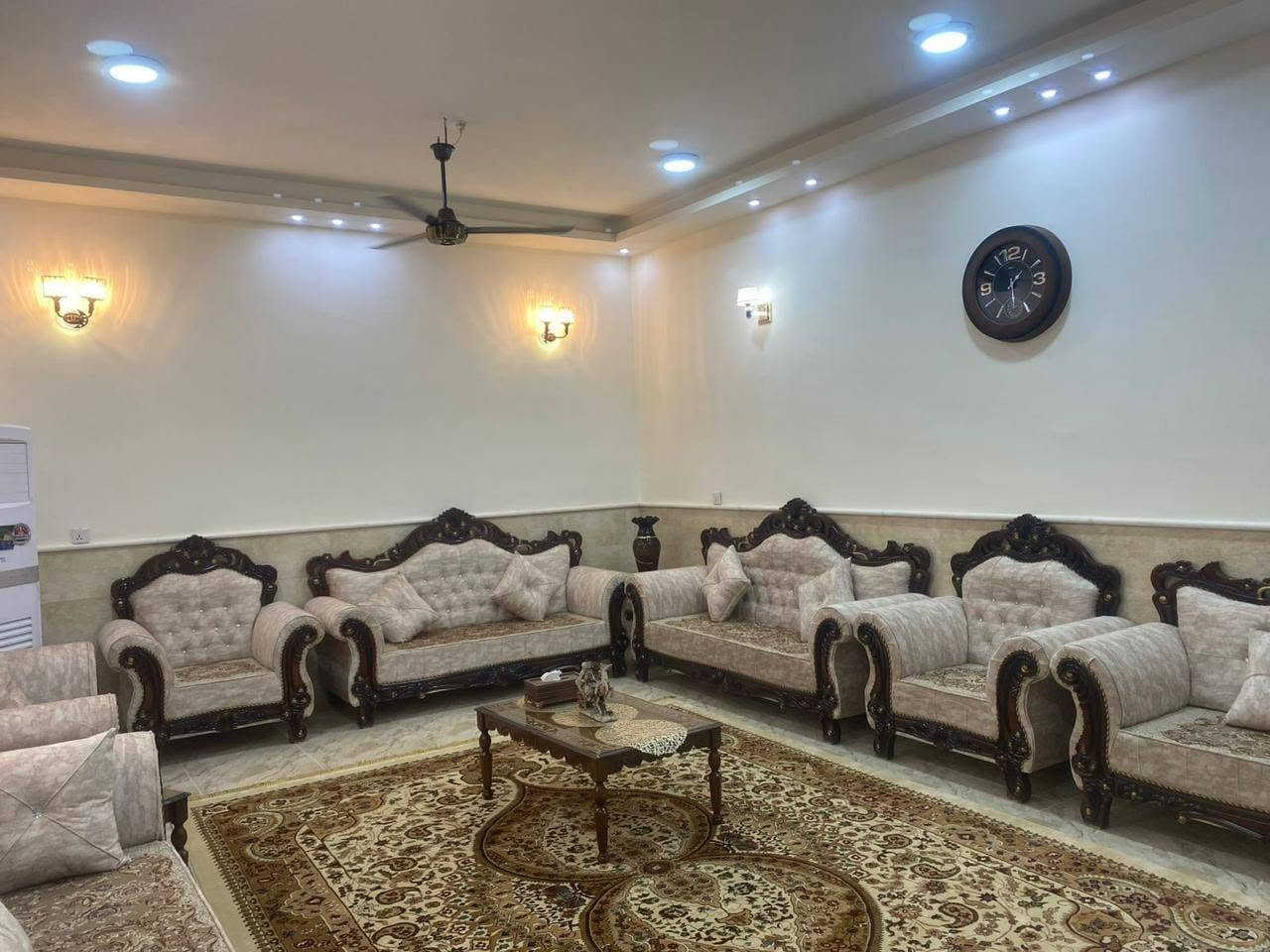 حي البلديات • ٢٥٠م • خمس غرف