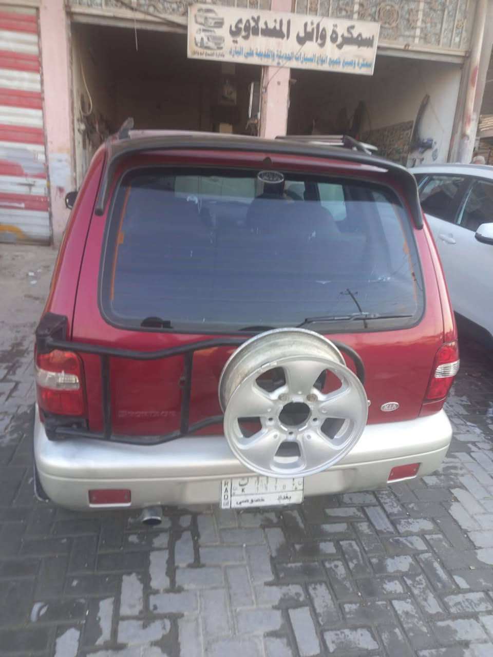 كيه سبورتج موديل 2000  مكينه كير ياباني مصبوغه عام للجماليه سياره جاهزه نقصه تبريد بس سياره ممخلي شي بيه ممبدله جديد سنويه لل 28 مكان حي اور ***********
