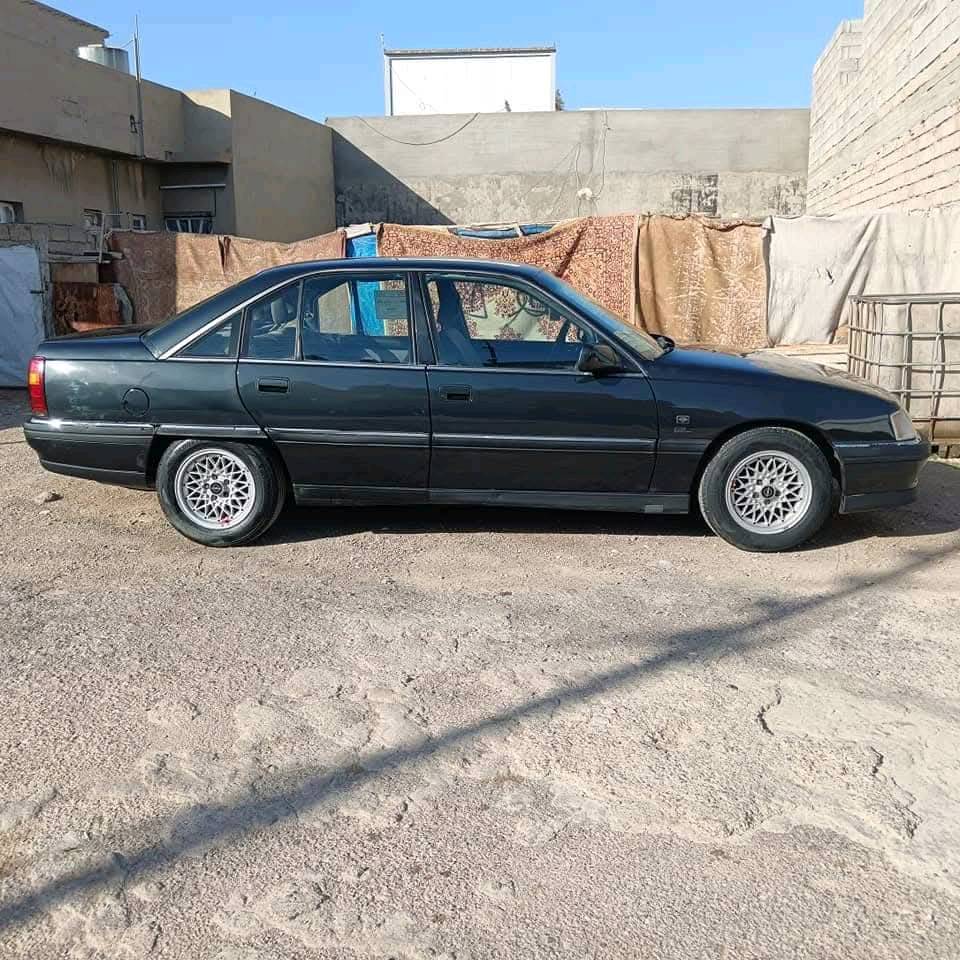 اوميكا حجم 20 للبيع لون اسود سنوية جديدة رقم انكليزي رقم كركوك بطاقة بانزين موجود سيارة كلشي بيها شغال وتايرات جدد واكسل خفيف ابو براد عليها سيارة حلوة ونضيفة بطارية جديدة لايتات زنون ابيض سعر 38 بيها مجال للطيبين رقم الهاتف او الواتساب 
***********