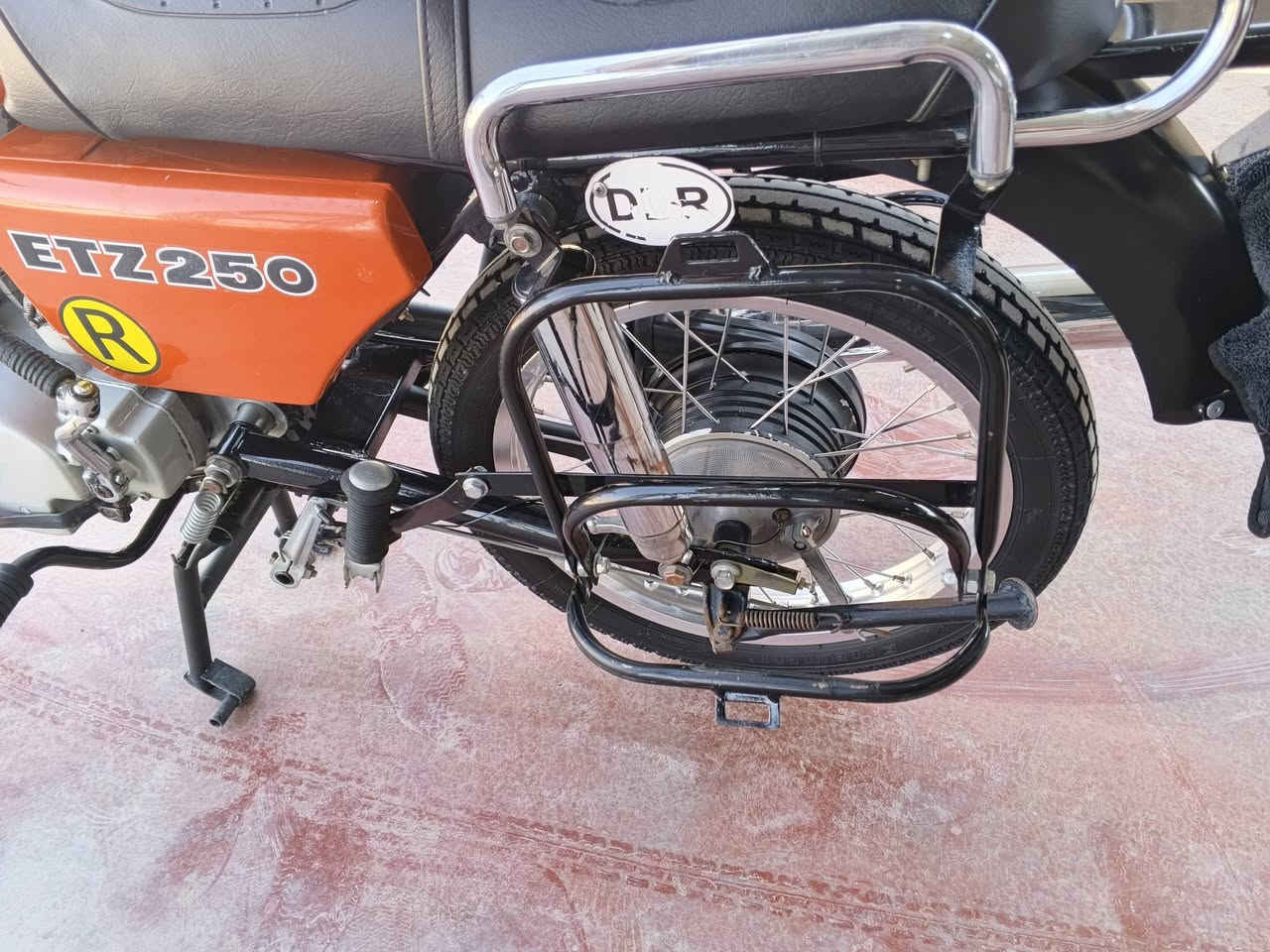 سلام عليكم ماطور 88رقم وسنويه صدامي بدون راعي الدرجه بيه لحيم صور واحد جوه الكشن والخشم امقويه شرط بلادي  سايس 3الماطور كامل من كهربائية وغلب غرضه ألماني الدرجه خير من الله سعر الدرجه 2500وبي مجال مكاني حله رقمي التواصل ***********
