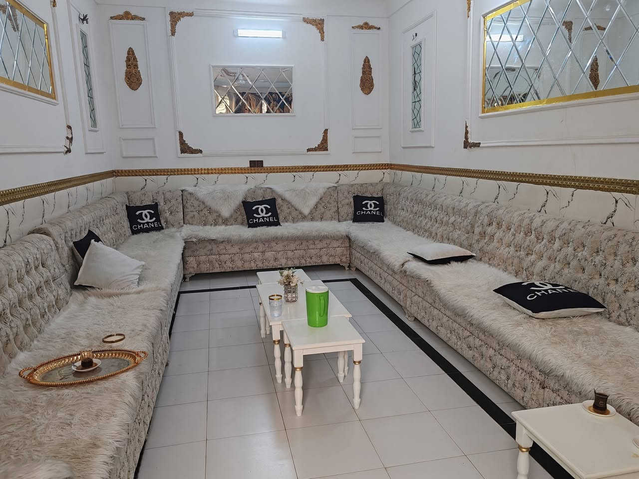 🏡 دار للبيع – الحي العسكري الشارع العريض خلف محلات تقي 🏡
📍 الموقع: خلف محلات تقي
━━━━━━━━━━━━━━━━━━
📐 المساحة: 150 متر
🏠 الدار: طابق واحد
✨ تفاصيل الدار:
🛏️ غرفتين نوم
🛋️ صالة + استقبال
🍳 مطبخ حار وبارد
🌿 بيتونة

━━━━━━━━━━━━━━━━━━

💰 السعر: 100 مليون

📩 السعر والتفاوض: مراسلة واتساب أو ماسنجر فقط

📞 للاستفسار:
***********

━━━━━━━━━━━━━━━━━━

📲 تابع الصفحة ليصلك كل جديد

🏡 عندك عقار للبيع؟
راسلنا أو اتصل بنا لعرض عقارك

#دار_للبيع
#الحي_العسكري
#عقارات_القاسم
#مراسلة_الصفحة @إشارة
