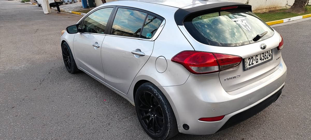 سلام عليكم . 

#كيا#فورتي هاج باك EX 2015 وارد امريكي
حادث جاملغ يمنه بدون دواخل بدل نفس لون سياره بدون صبغ
كامل موصفات
✅سلايت
✅كراسي كهرباء ذاكره
✅كراسي تدفئه تبريد
✅تحكمات ستيرن
✅كامره دواره
✅حساسات
✅دبل كير
✅سياره جاهزه عليهه منضومه غاز محرك ٢٠٠٠
سعر 97 ورقه
مكان بغداد
***********
