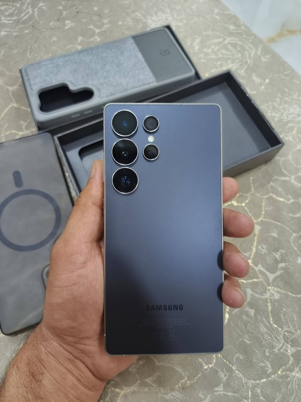 سلام عليكم شباب
للبيع: Samsung  S25 Ultra
استخدام شهر ونص  نظافة 100/100
جهاز وكاله (ضمان )مع كامل الملحقاته كارتونه+شاحنه 
ذاكره 256  دبل شريحة . يدعم الشريحة الالكترونيه. 
مكاني ناصرية_غراف  
السعر 1200 وبيه مجال بسيط متواجد عل واتساب ***********
