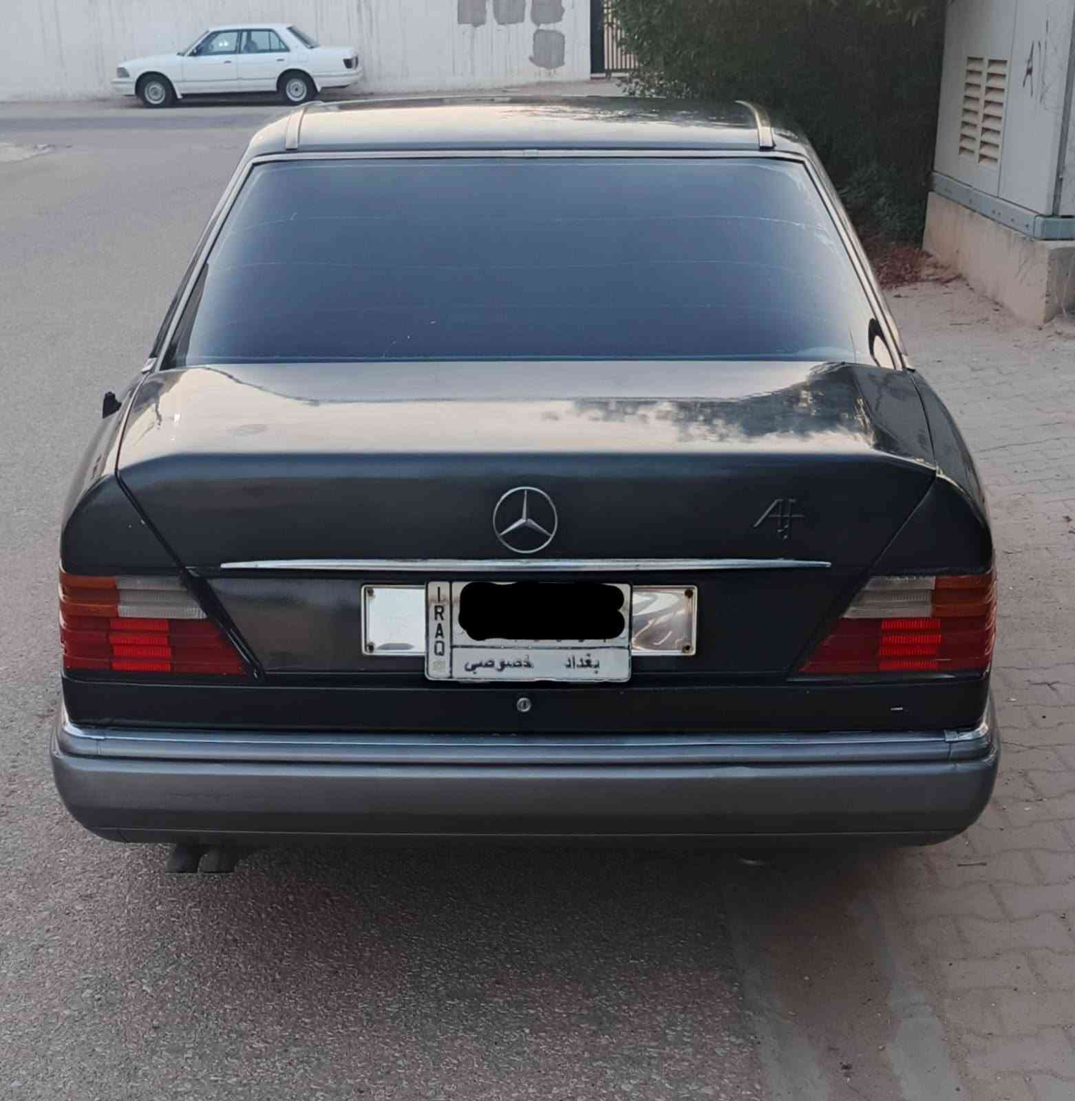 سلام عليكم للبيع مارسدس  مديل 1991بلادي كير ومحرك جدد بلاد سته سياره رقم بغداد جاهزه كهربائيات شغاله تخم تاير حداديه نضيفه السياره كلها ع بلاد لا بيها خياس العنوان النجف السعر 40وبيها مجال 
الاتصال الرقم
***********
