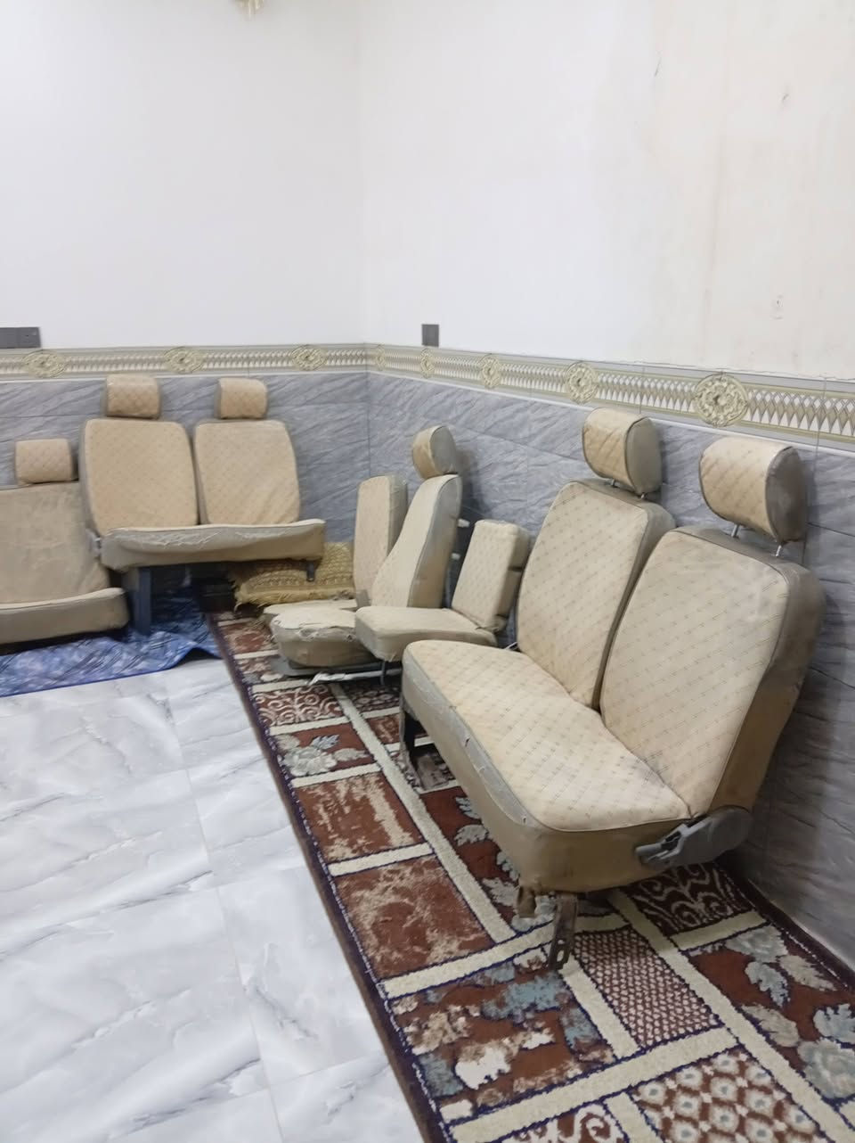 سلام عليكم كشنات  كامله للبيع15نفرالسعر 600وبيهن مجال المكان كربله***********
