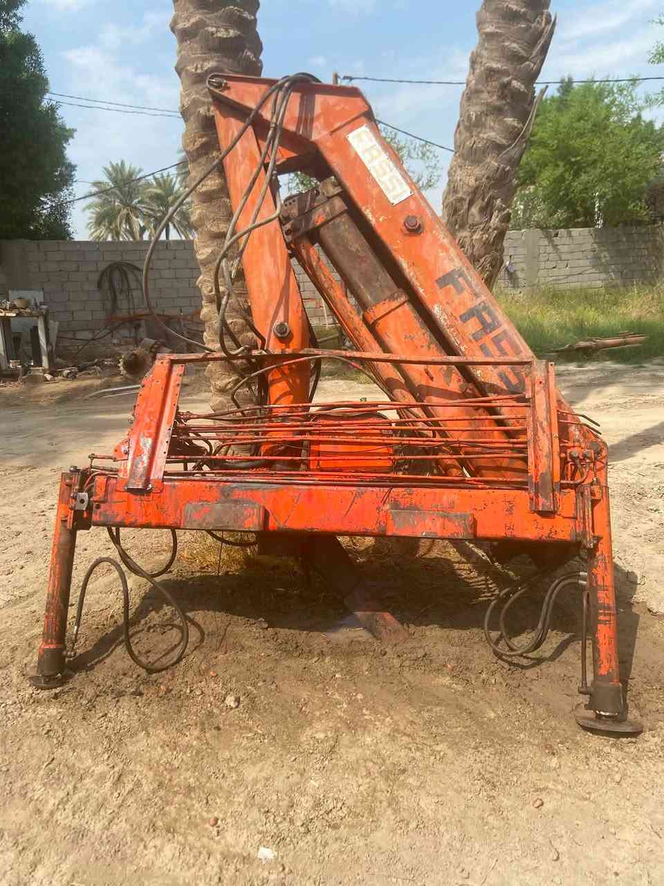 جهاز كرين فاسي للبيع سلا تين  جهاز جديد ناشف لا بي نضوح  صوندات جديده جكات مخالف 6طن سعره 25
***********
