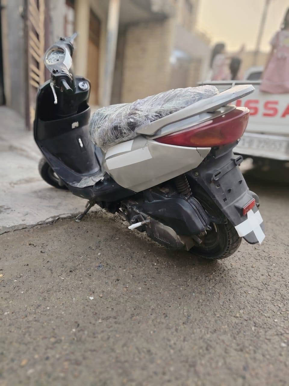 بريز بيع او مراوس بماكس عدلة صدر جديد زوج تايرات جديدة ويالة جديدة بلادية بريكات شغالة قايش جديد بيهة نقص وباتري وشاشة اذ بيه ٣٥٠ او مراوس لستفسار***********
