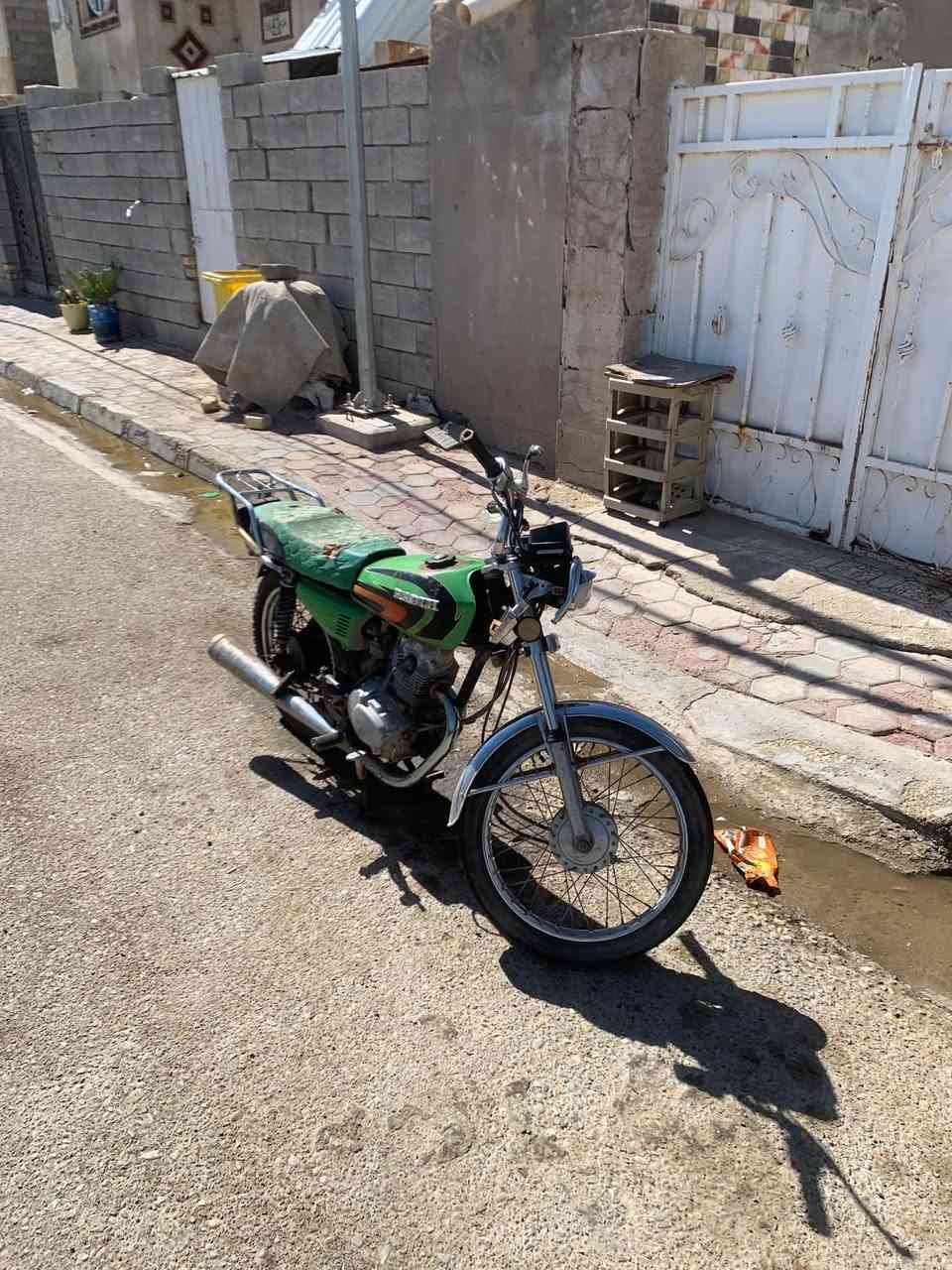 دراجة اربعة گير راضي موديل 14 اوراقي اصولي دراجة قوية وخير من الله تحتاج بعض الترتيب بسعر 400 وبيها مجال للشراي وحگ الجية 
مكاني الاحسينية
اتصل ***********
