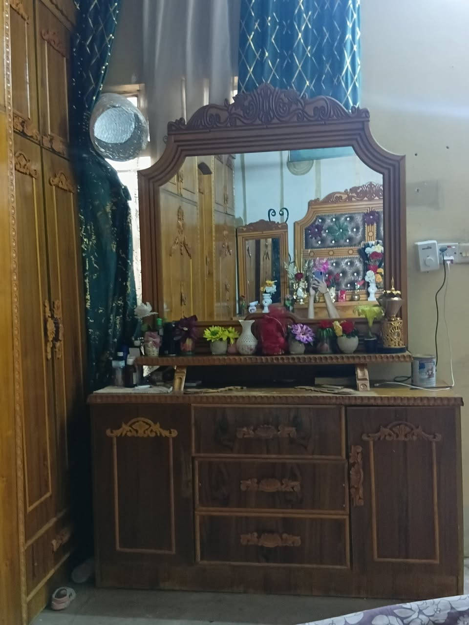 غرفة اخشاب عراقي الثقيل
سعرر900 وبيهاا مجال 
***********
***********

