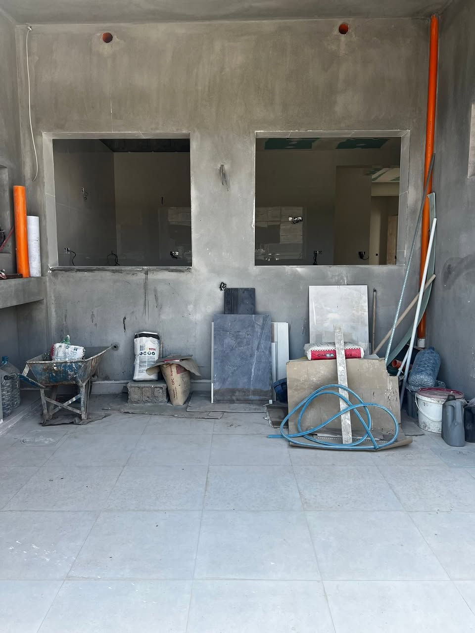 🏘🏘بيت للبيع / ديالى خانقين / توله فروش مقابل تربية كوردستان زراعي كيعان صباح محمد امين مساحة 250 متر 
باقي فقط صبغ وابواب وشبابيك واناره وسويج بلكات مواصفات البيت فول 
غاز مركزي 
تأسيس كهرباء كامرات 
وتأسيس منظومة طاقة شمسية 
دكت مبرده مركزي 
طابق الاول 
2 غرفة نوم واستقبال وصالة داخلية ومطبخ حار وبارد ومجمع صحيات ومنور للحديقة داخلية وكراج سيارة وحديقة 
طابق الثاني 
1 غرفة نوم وبيتونة 

السعر / 125 مليون بي مجال  
علماً 15 مليون يكمل البيت بمواصفات عالية 

للأستفسار اكثر اتصال بالارقام فقط 
***********
***********
مكتب فريا موفق للعقار
