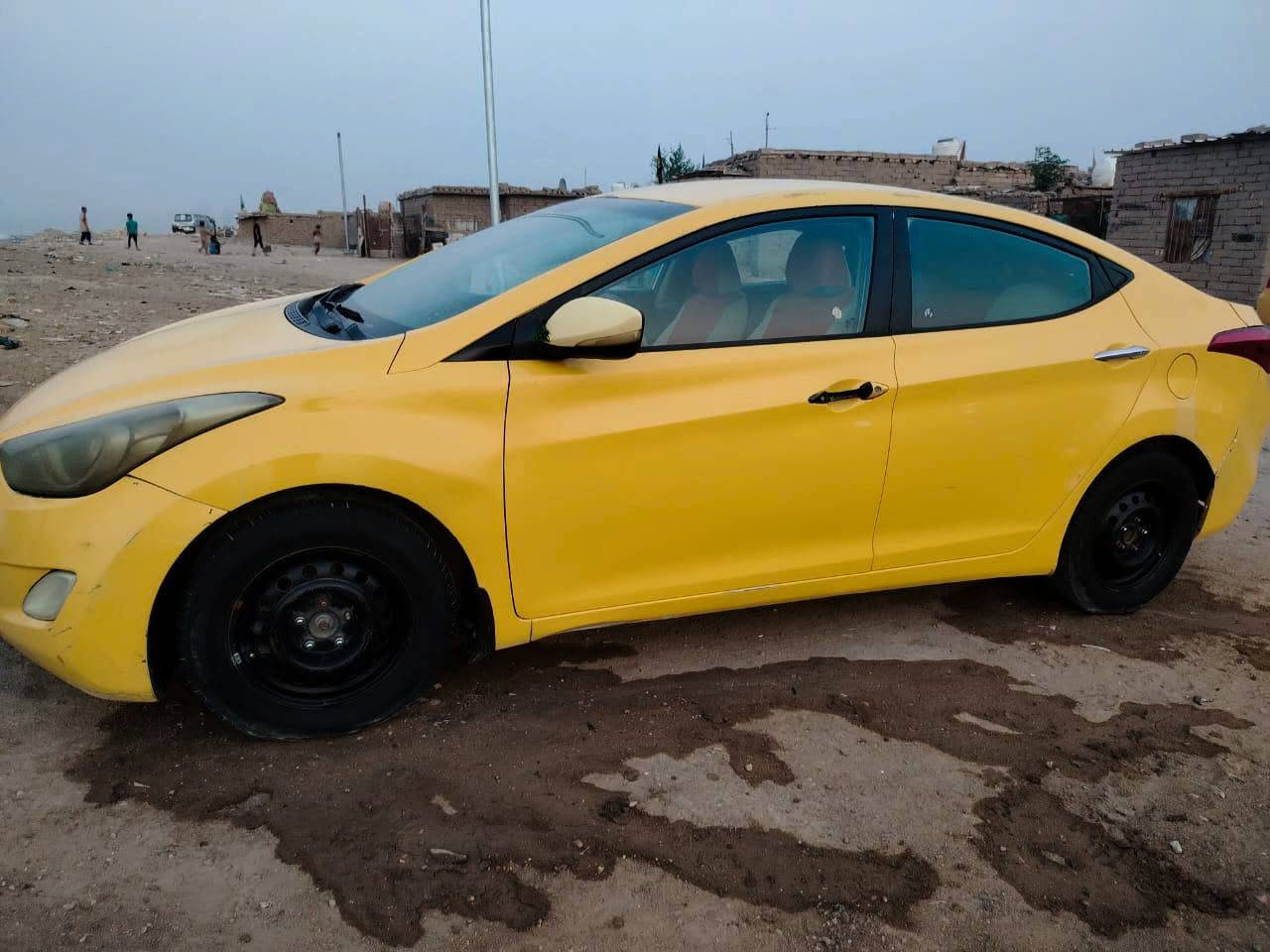 سلام عليكم سياره للبيع سعر 98بيه مجال مكفوله كفاله عامه مكينه كير وارد خليجي 1800 سياره بسمي 
مديل 2013
***********
***********

