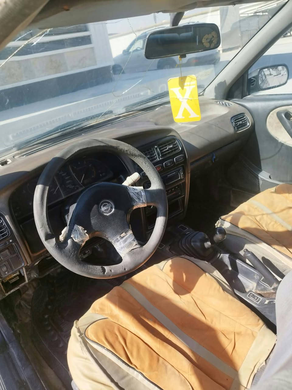 مكلف بلنشر _
سيارة 🚗 بريميره 94 سيارة جاهزة محرك گير رقم اسود 
معروضه بــ 11 ورقة وبيه مجال للمدابله😆
رقم صاحبها 
هـ. ***********
