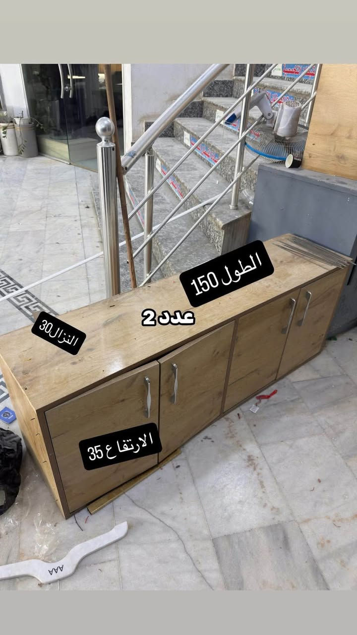 السلام عليكم فاترينات للبيت
عنوان كوت الهوره 

***********

نص مكتوب في الصور:
- الطول 370
- نزل 35
- عدد 2
- رتفاع 50
- الطول 150 عدد 2 النزال 30 الارتفاع 35
- الطول 150 النزال 30 الارتفاع 35