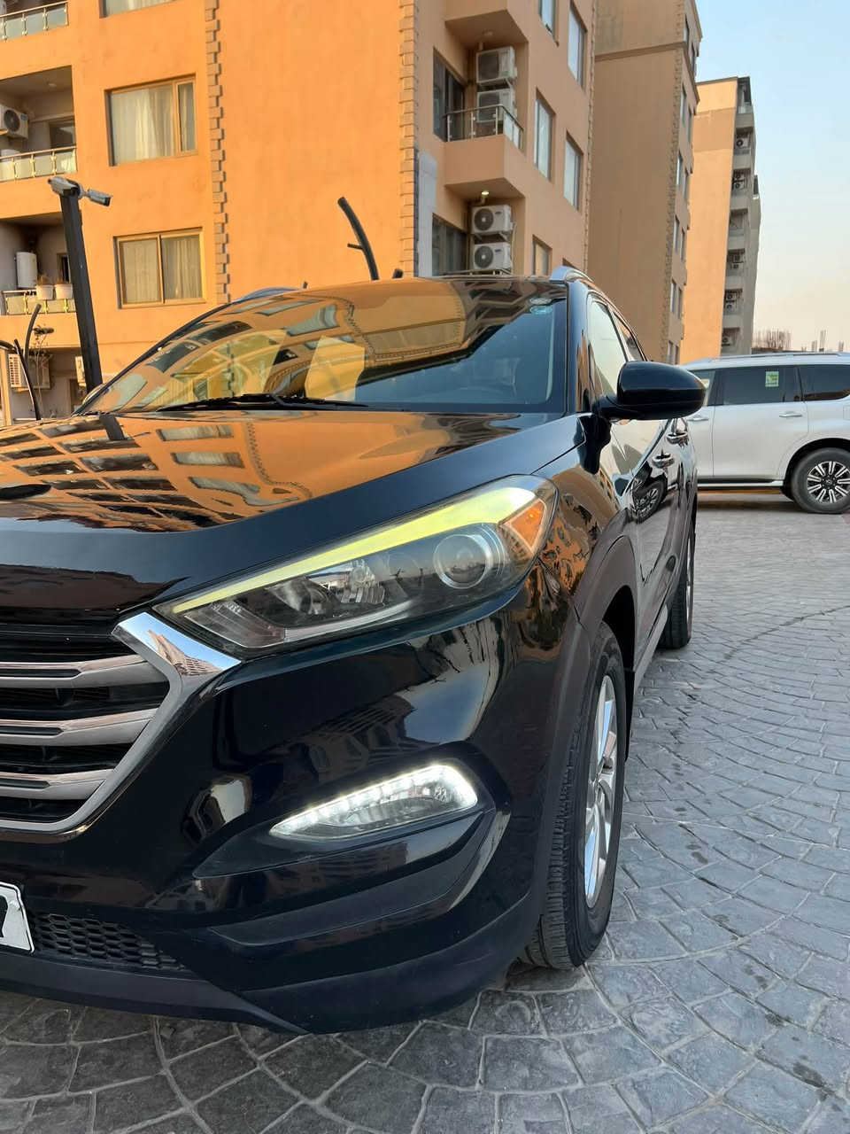 السلام عليكم
توسان  موديل 17
محرك 2000وارد امريكي 
حادث جاملغ وبنيد بدون دواخل شرط الفحص اي حادث ماكو طخه خفيفه وبيه هلال خلفي صبغ 
سياره جديده كلش تريد تحويل وكاله موجود
مكان السياره بغداد العامريه 
***********
غير متواجد بلفيس أتصل وبيك خير وادلل
