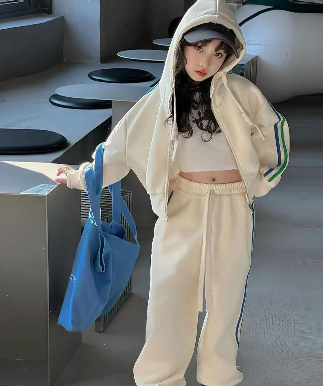 🌸❄️ تم افتتاح الموسم البهاري والشتوي ❄️🌸 السعر/8000😍 • تراك بناتي بخامة درجة أولى ✨ • القياس/ 2-3-4-5-6-7-8سنة أفرعنا: 1. الجهاد 2. الدورة 3. الزعفرانية 4. المحمودية 5. البياع 6. بغداد الجديدة 7. البنوك 🚫 تنويه: ليس لدينا أي فرع آخر للحجز والتواصل: • مراسلة الصفحة • أو على رقم الواتساب *********** رابط قناة الجملة: https://t.me/barbie_baghdad_algadeeda6 رابط كروب الجملة: https://chat.whatsapp.com/LkS6xZSEfHh1vUHnB8xc1k?mode=ac_t 🛵 التوصيل متوفر لجميع محافظات العراق⁩
