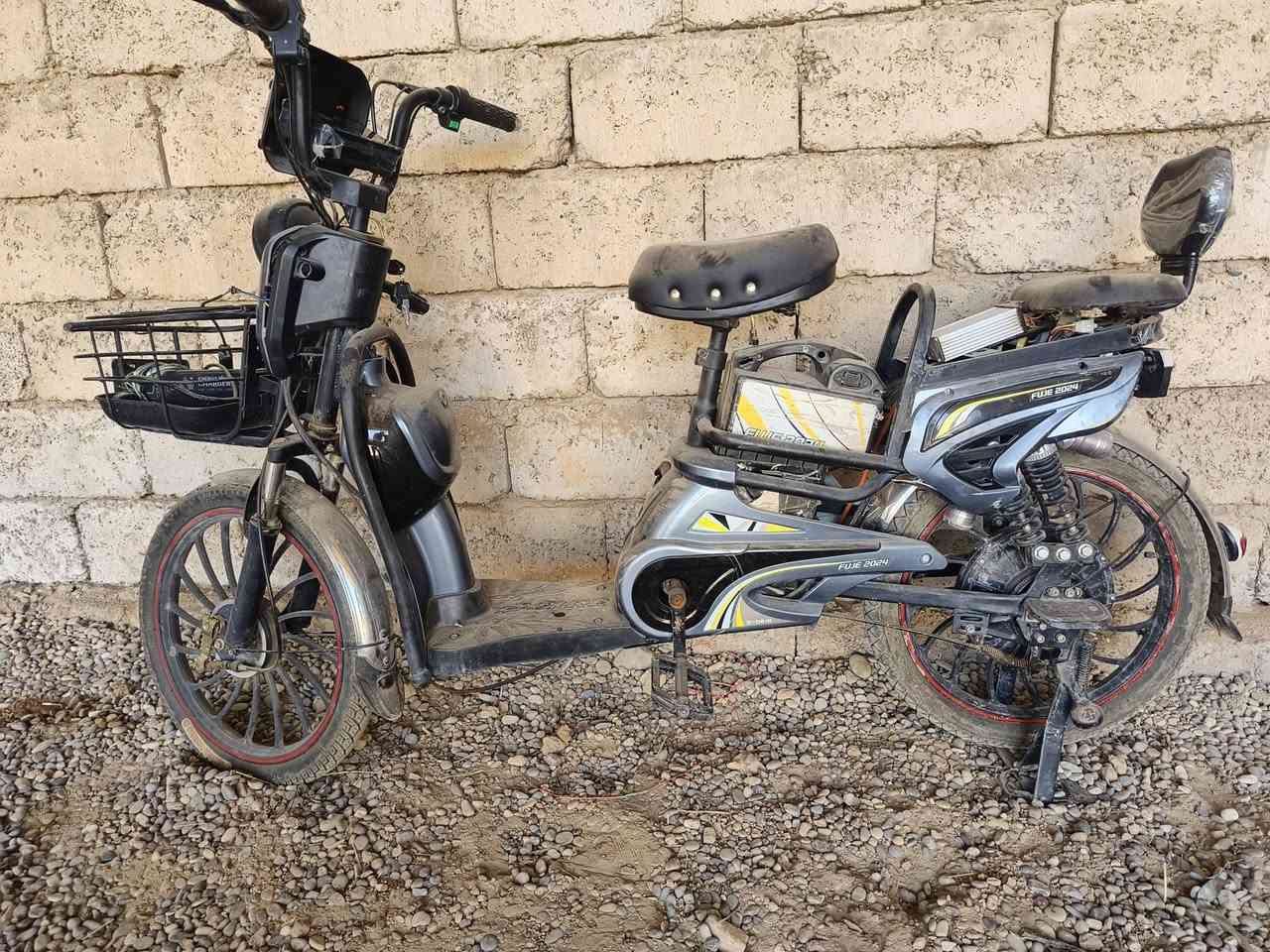 السلام عليكم للبيع ماطور شحن فحم ايعوزو ملف كهربائيات شغاله تواير جوبلس جدد و
الاخر ابيعك غراض الاستفسار عل رقم ***********
***********
