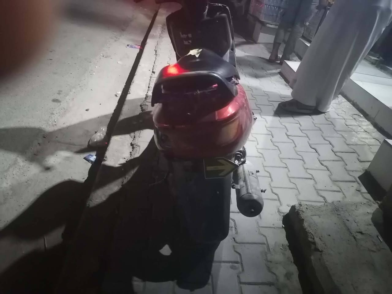 سلام عليكم دراجه فراشه.  للبيع نضيفه   مكينه مفتوحه   دراجه. هندر واحد. تشتغل والله   مال جناي اروح ورجع. بيه للشغل  الشراي  يتصل ***********

