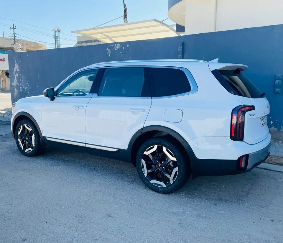 للبيع او مراوس Kia Telluride EX 2023 وارد أمريكي 

1. Kia Telluride EX موديل 2023
2. السعر 265$
3. محرك V6 سعة 3.8 لتر
4. قوة 291 حصان
5. أوتوماتيك 8 سرعات
6. دفع أمامي
7. 3 صفوف مانع اصطدام 
8. 7 ركاب
9. كشنات الصف الثاني VIP منفصلة
10. داخل السياره ابيض كشنات جلد
11. تدفئة الكشنات الأمامية
12. تبريد/تهوية الكشنات الأمامية
13. فتحة سقف كهربائية
14. شاشة 12.3 إنش
15. ملاحة GPS
16. Apple CarPlay
17. Android Auto
18. تحديد ومساعدة المسار
19. مثبت سرعة ذكي
20. كاميرا خلفية وحساسات ركن

📍 رقم بغداد باسمي 📍مكان السيارة بابل الحلة 
📏 المسافة المذكورة في المنشور: 60 ألف كم

السيارة نظيفة ومواصفاتها مميزة، والفحص خير دليل 

📞 للاستفسار والتواصل: واتساب فقط ***********
