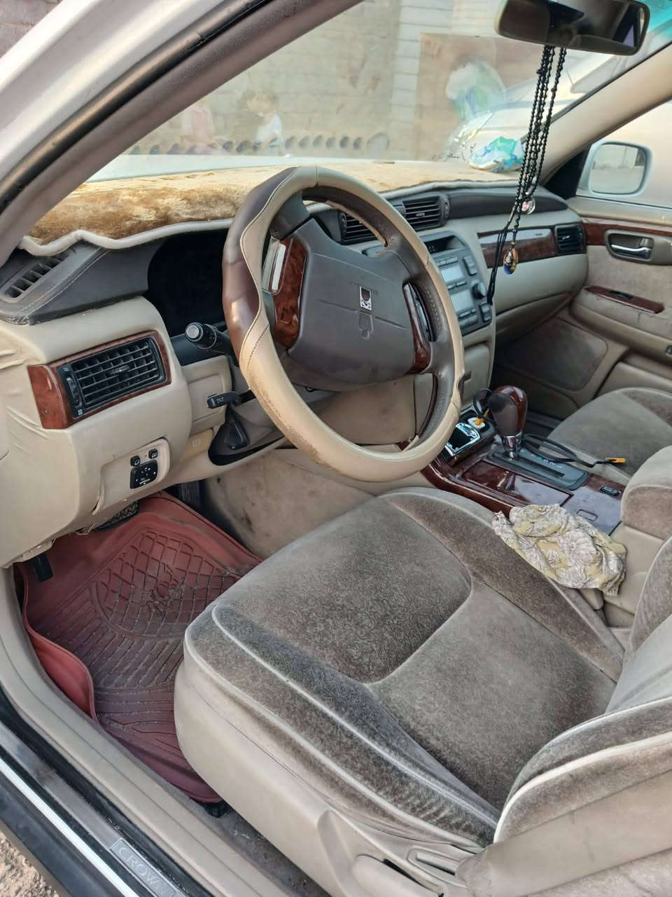 سلام عليكم جنون كصه جنطه مكينه فيفتي دخول جديد بعدهي بريحه الشركه سياره جاهزه تخم تاير حداديه تبريد ثلج جديده بمعنى الكلمه وبلعافيه على الياخذها سياره بلبصره رقم راعيها*********** السعر 28 مكان السياره البصره
