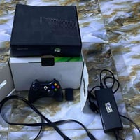 اكس بوكس 360 للبيع جديد ما مستخدم شهر واحد نضيف جدا بي 232 لعبه مع كام...