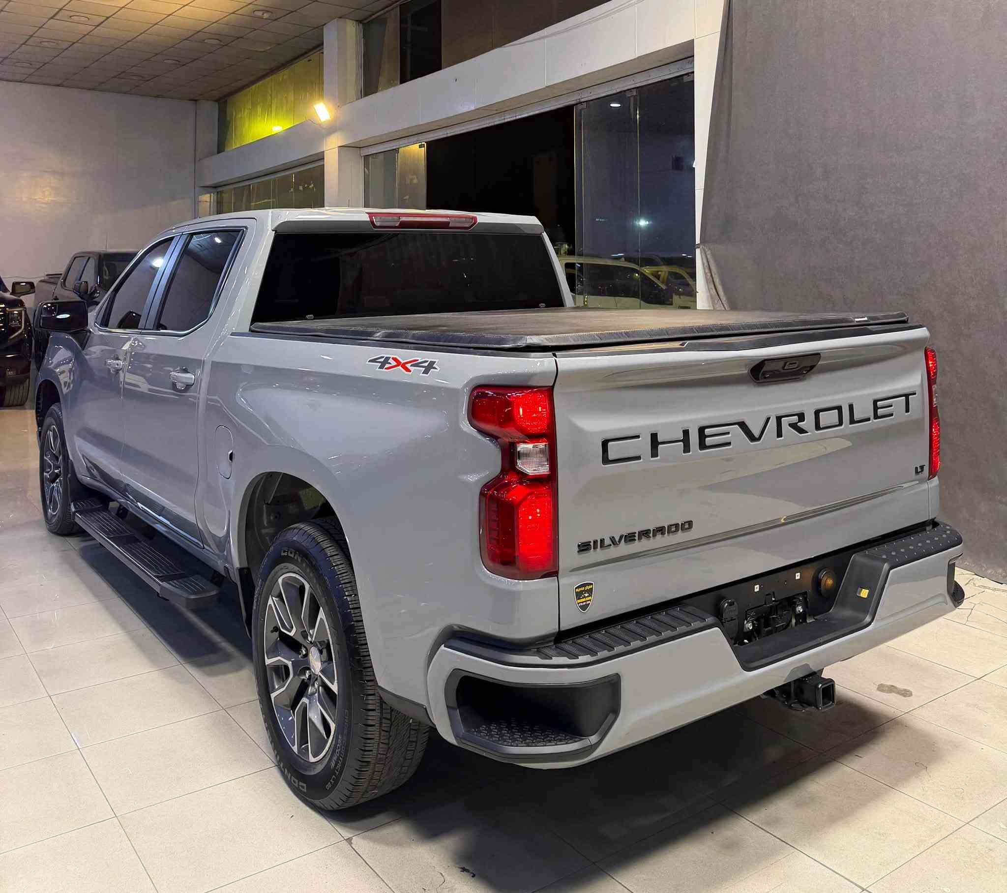 Chevrolet Silverado 
2024 LT 
4i - 2.7 - 4x4

بسمە و شغال
شاشە و کامیرە
لایت لید
بگ لایت لید
کوشین کهرابایی
کوشینات هیتر
سوکان هیتر
سلایت
دبل اکسل
رادار
باب طویل
بودی قصیر
ویل 20

31.000 mile
2 قطعە صبغ
سعر 295 ورقه

معرض ( مەدینە ) اربیل شارع ١٠٠م
***********
***********
