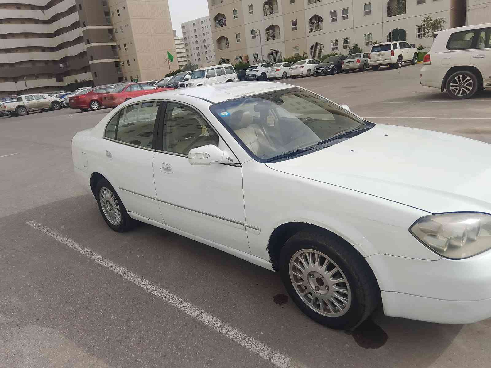 شيري استار 12 سياره بلاديه لاصبغ ولاضربه طخم تاير تبريد ثلج كير اتماتيك مكينه بيها شوي خربطه للبيع او للمراوس 
***********
