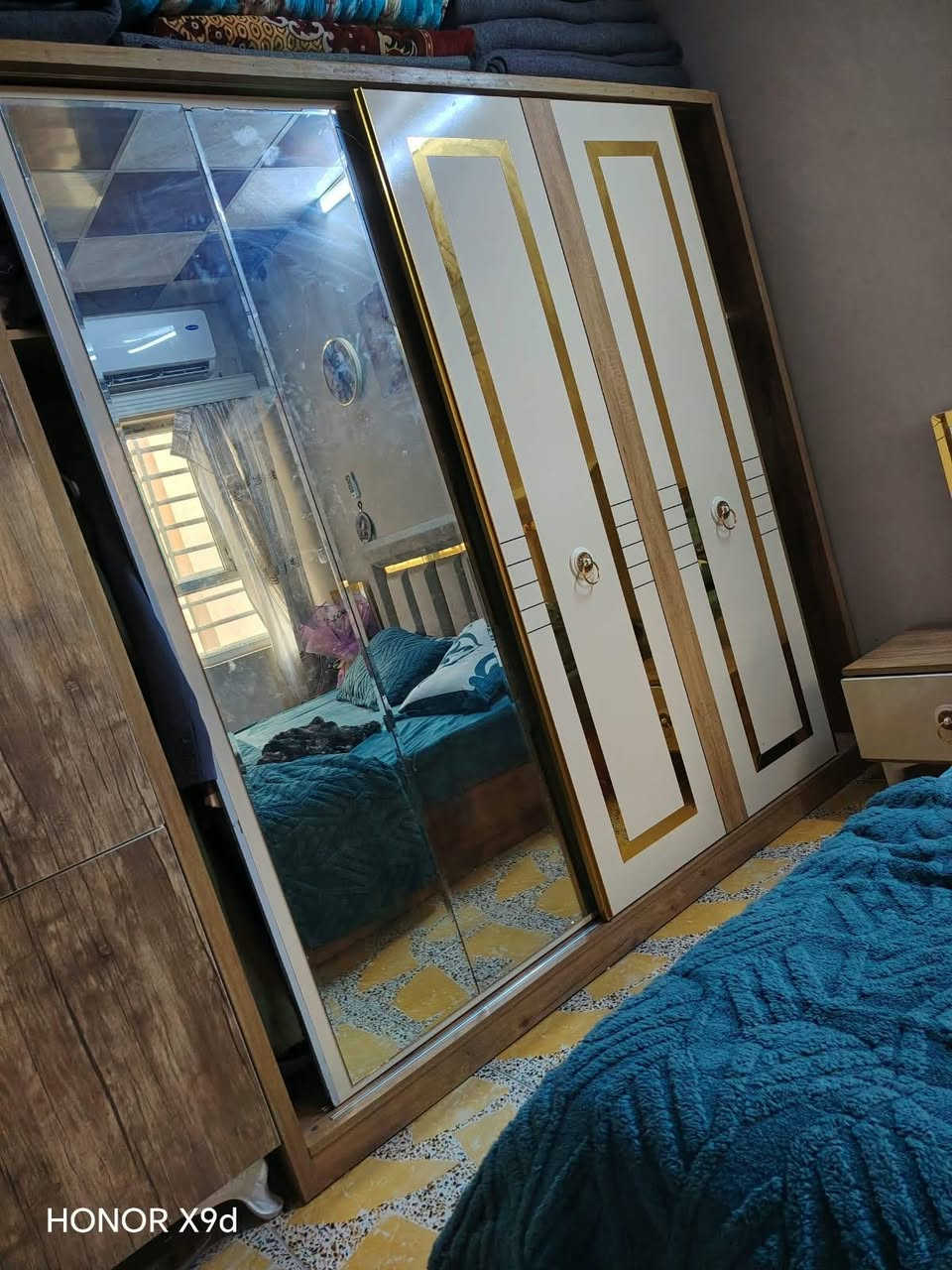 غرفة • للبيع • هونر X9d