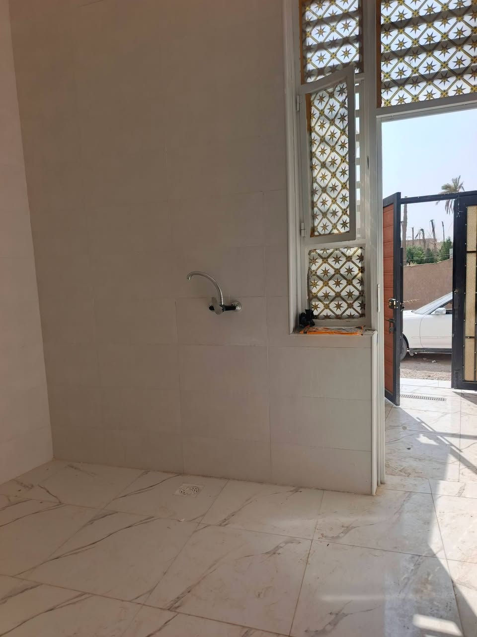 بيت زراعي • ١٠٠م • غرفتين