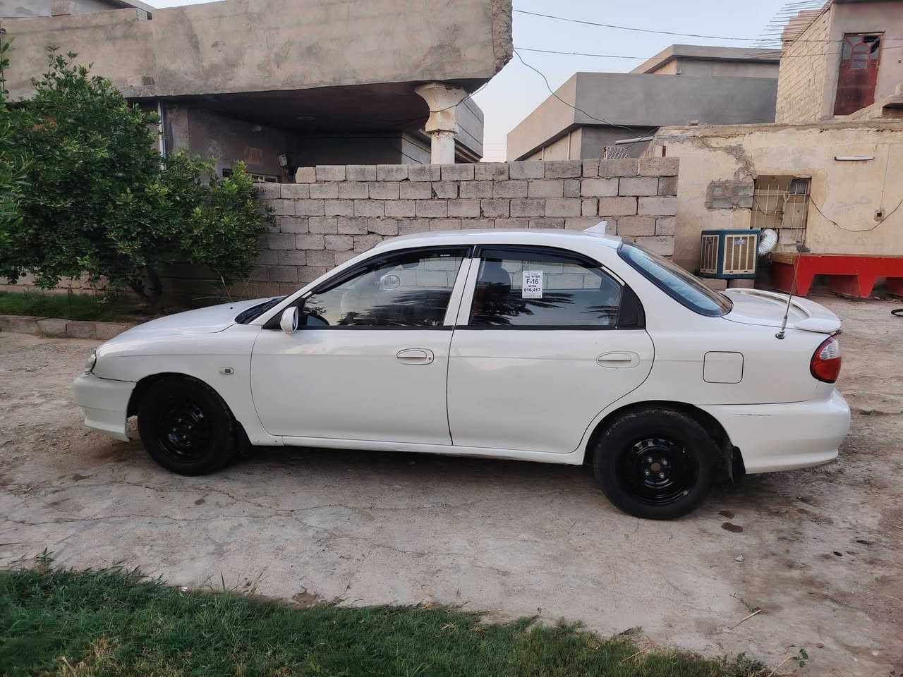السلام عليكم.
كيا سيفيا موديل 2000
رقم بغداد انگليزي سنوية للـ28 مصبوغة حزام للجمالية، 
گير اوتوماتيك و مكينة خير من الله لا صرف ولا تبخير
تخم تاير جديد و كهربائيات كلها شغالة تبريد شغال سيارة حلوة مال جناي.

السعر 38 ورقة و بيها مجال.

الأستفسار على الارقام:
***********
***********
