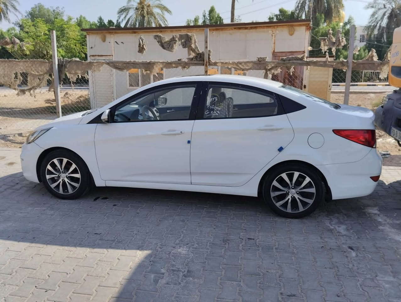 اكسنت موديل١٥  بيها صبغ بقبق الجنطه بدون فتح والباقي كفاله محرك ١٦٠٠ جاهزه السياره السعر ٩٠ اي استفسار الاتصال  ***********
