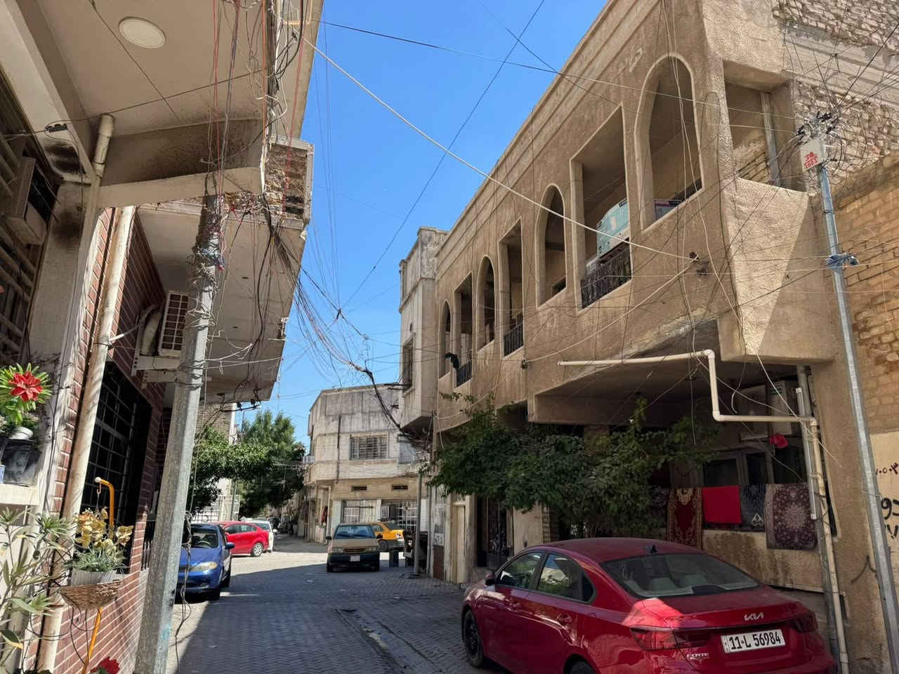 الدار للبيع مكان الاعظمية الكم للاستفسار الاتصال على الرقم ***********
