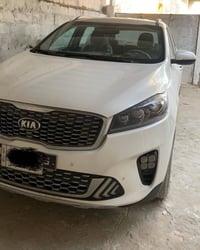 سورنتو ٢٠١٩ وارد خليجي  مكفول الكير والمكينه  ماشيه ١٨٦ الف  مكينه ٣.٦...