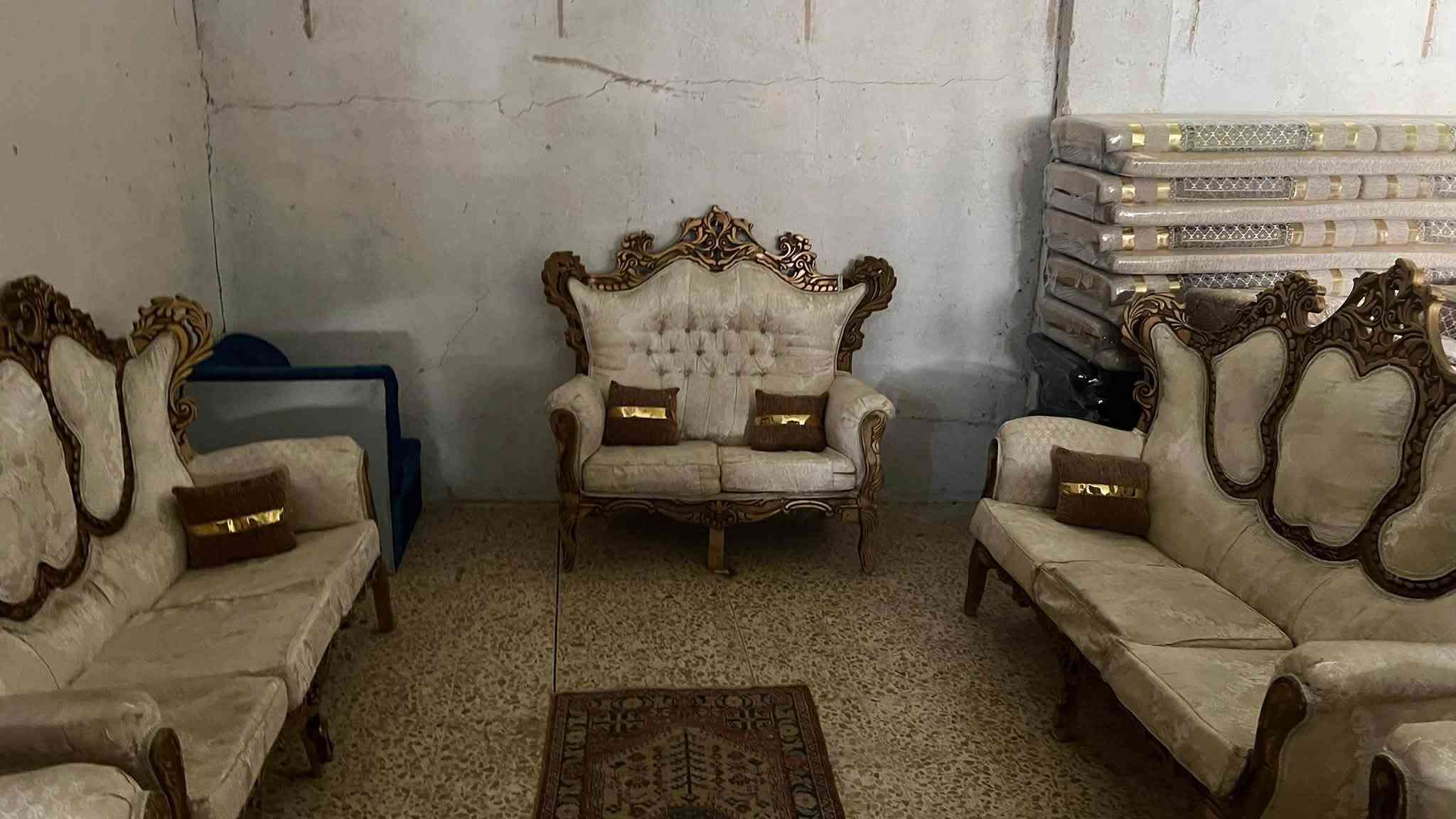 مستعمل نضيف كلمن وسعره العنوان نجف حي الرحمه توصيل اكو للتواصل الرقم*********** بي بس واتساب والاسعار مناسبه

