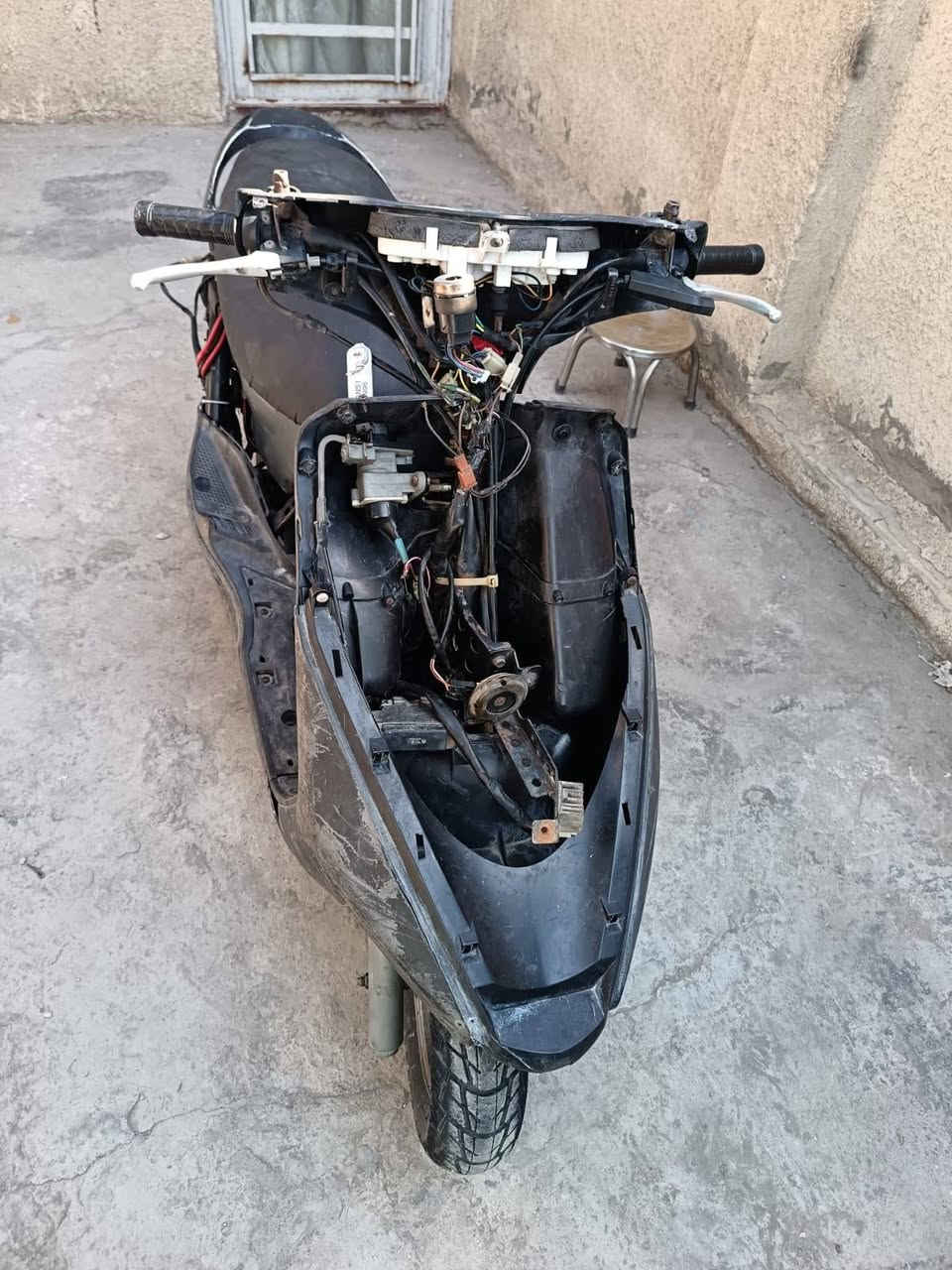 سلام عليكم دراجه بريز بلاديه شغاله صولنصه مالته طاكه السعر 275 العنوان بغداد شارع فلسطين ***********
