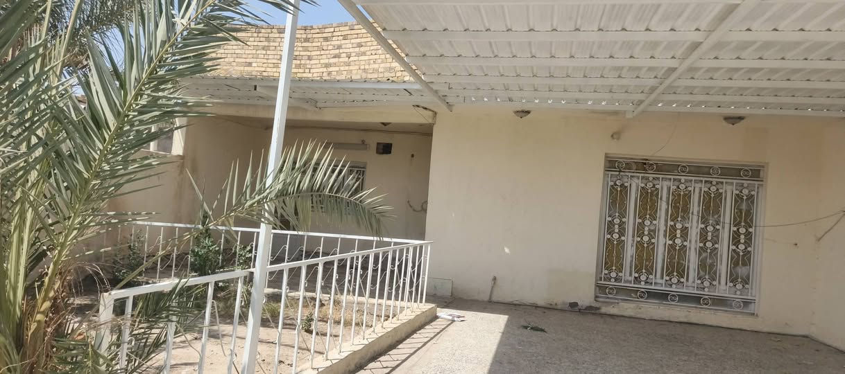 دار لبيع مكان دفاس بيت زراعي جاهز لسكن مجاري ماي خط مولد مساحه ٤٠٠ متر من ضمن لبيت قطعه بضهر لبيت ***********
