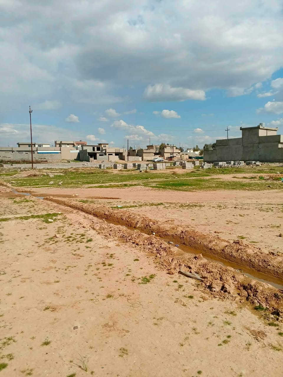 قطعة ارض مساحة ٤٠٠ م 
بالمعسكر يم أكراد الحويجه عدلة مايحتاج لا دفن ولا تعديل مباشرتاً تبني سعرها ١٦ مليون وبيها مجال قليل 
للاستفسار ***********
#علماً الصوره قديمة
