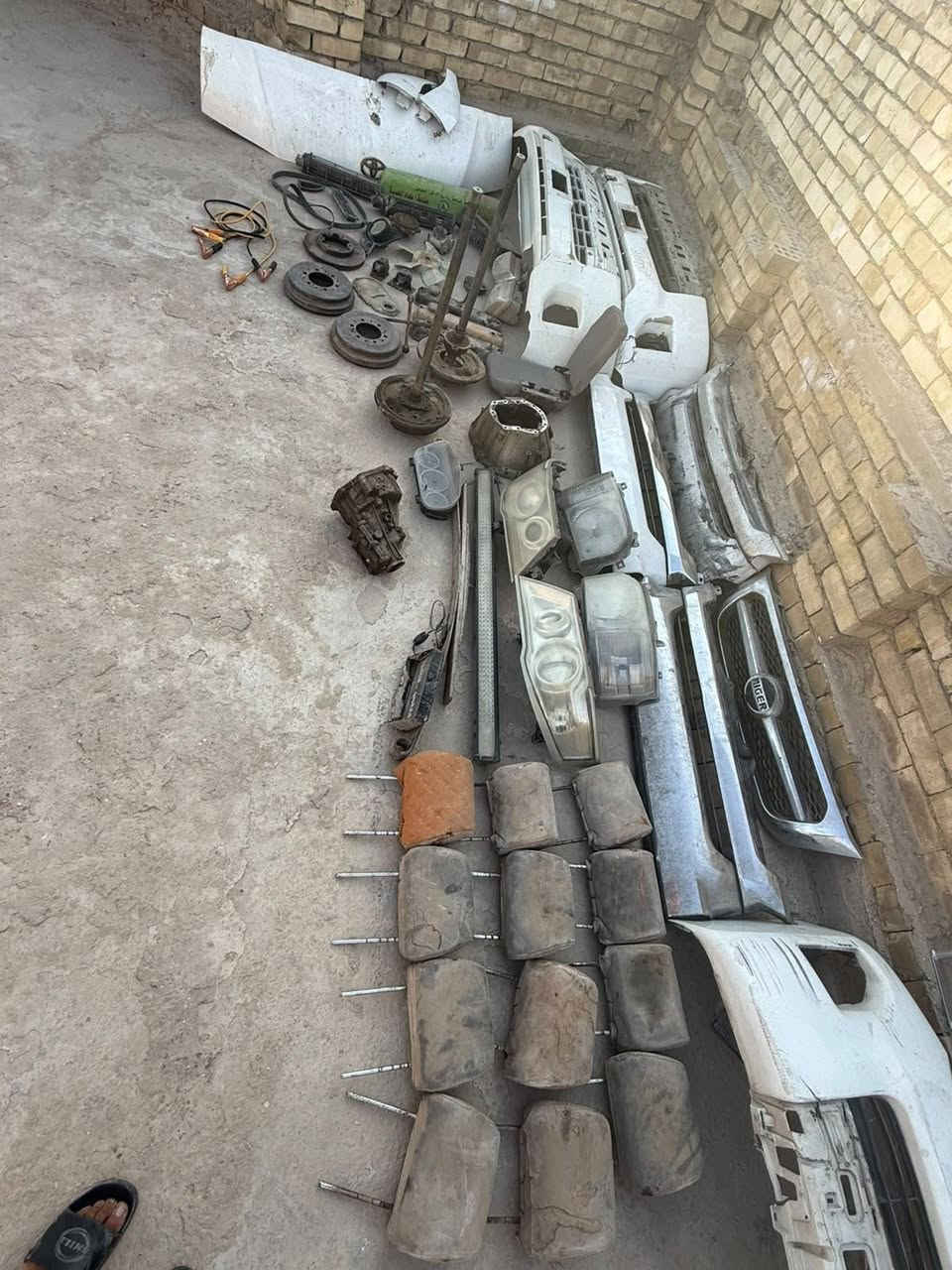 غراض للبيع 
هايس هايكر فتون نيسان 
***********

***********
