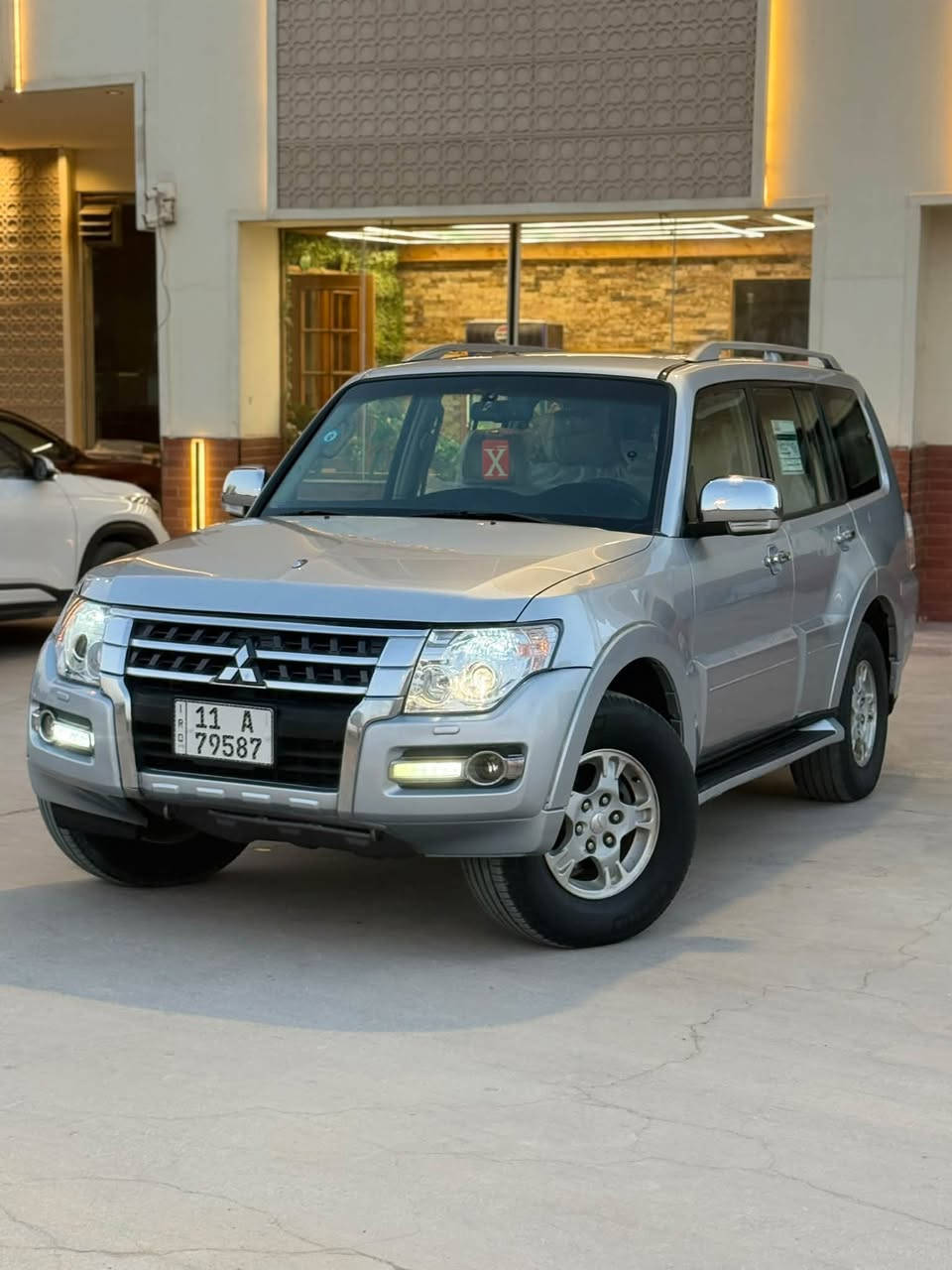 سلام عليكم للبيع باجيرو  2008رقم بغداد دولي حجم 3000السياره كفاله عامه شرط  السونار مرفق بل منشور 
 فول موصفات فتحه دمام 
 معروفه خليجي السياره جديده مال جناي فورويل  كشنات جلد بلادي   كهربائي  اشارة بل مري شفط تحكم ستيرن ثلاثا جها فتحه  تبريد ثلاث قطع حساسات خلفيه زاد ثلاجه تخم تاير كير مكينه حداديه خير من الله سياره جديده السعر 107 وبيه مجال حك الجيه بيع مستعجل

مكان السياره بابل ***********
