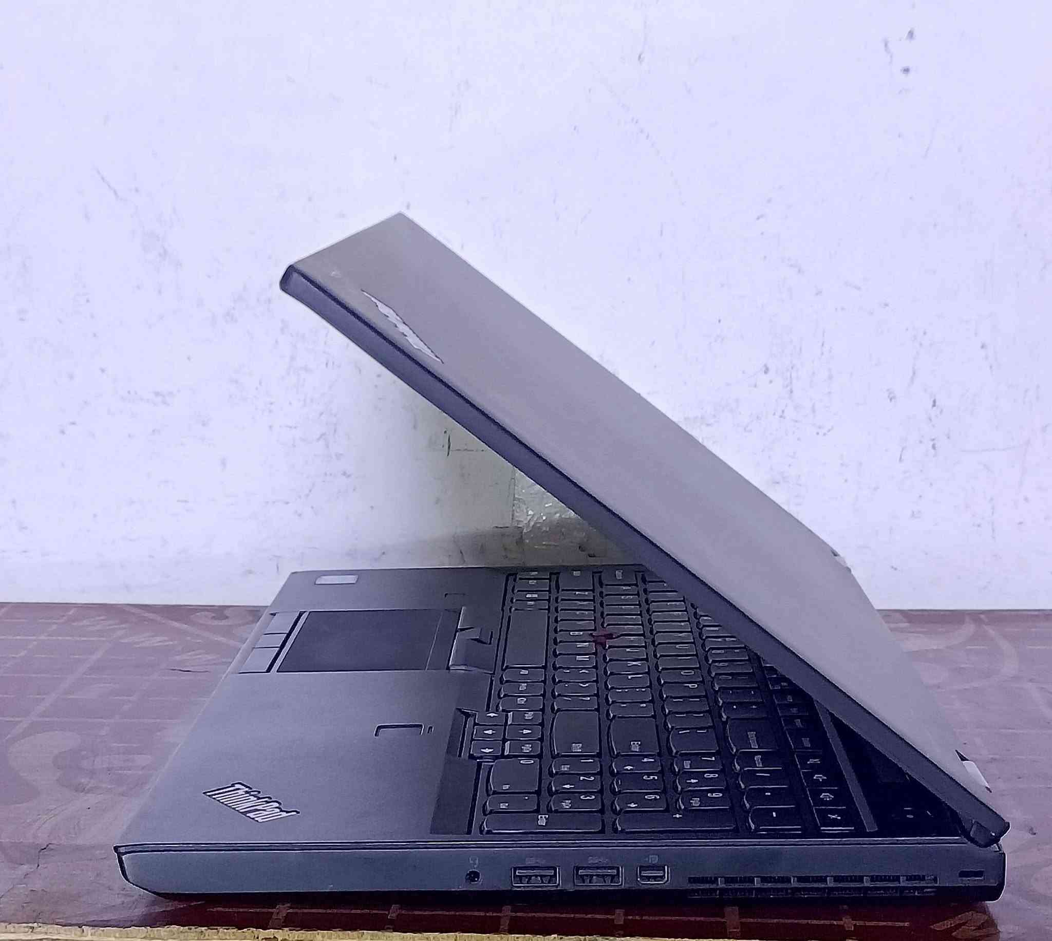 للبيع  Lenovo ThinkPad P50  
المواصفات
المعالج: Intel Xeon E3-1535M v5 @ 2.90GHz
 كرت الشاشة: NVIDIA Quadro M2000M 4GB
الرام: 8GB DDR4
 التخزين: SSD 256GB
السعر 300,000 الف
واتساب ***********
متوفر توصيل

