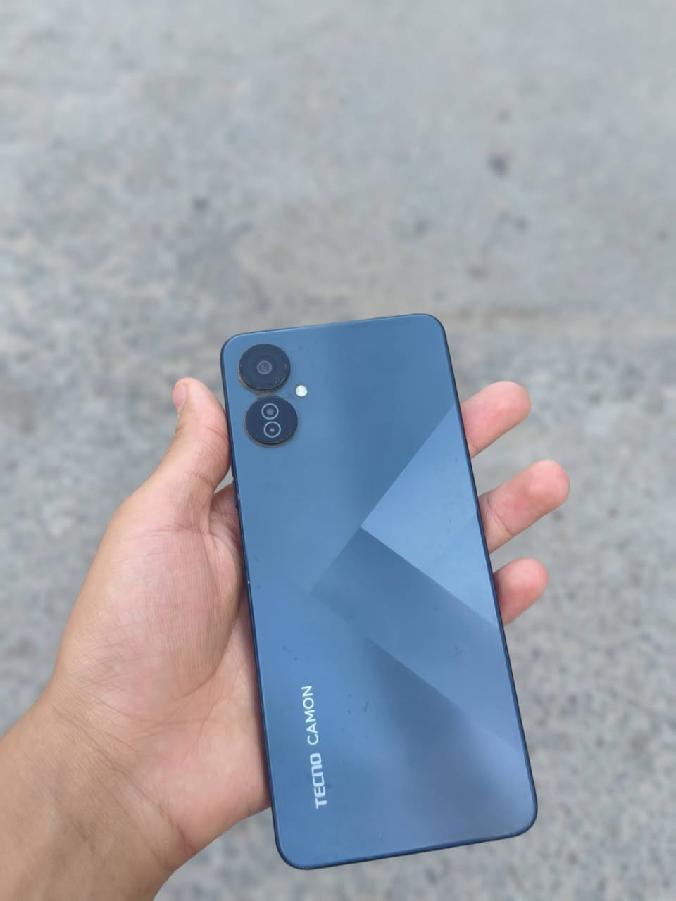📱 للبيع: جهاز Tecno Camon 19
المواصفات والوضع:
النظافة: الجهاز شغال ونظيف جداً وبحالة ممتازة (نفس الموضح بالصور).
الشاشة: شاشة ممتازة وألوانها دقيقة وبدون أي مشاكل.
الكاميرا: كاميرا بدقة 64 ميجابكسل تصويرها واضح جداً.
البطارية: بطارية قوية تكفي استخدام يوم كامل.
الأداء: ممتاز وسلس للتصفح والبرامج والألعاب.
📌 الملحقات: الجهاز فقط (بدون كارتونة وشاحنة).
📍 العنوان: بغداد - شارع الأورفلي (مقابيل ميلانو).
💰 السعر: [ضع السعر الذي تريد البيع به، مثلاً: 125 ألف]
📞 للتواصل: *********** (أو الاتصال على الخاص)
💡
