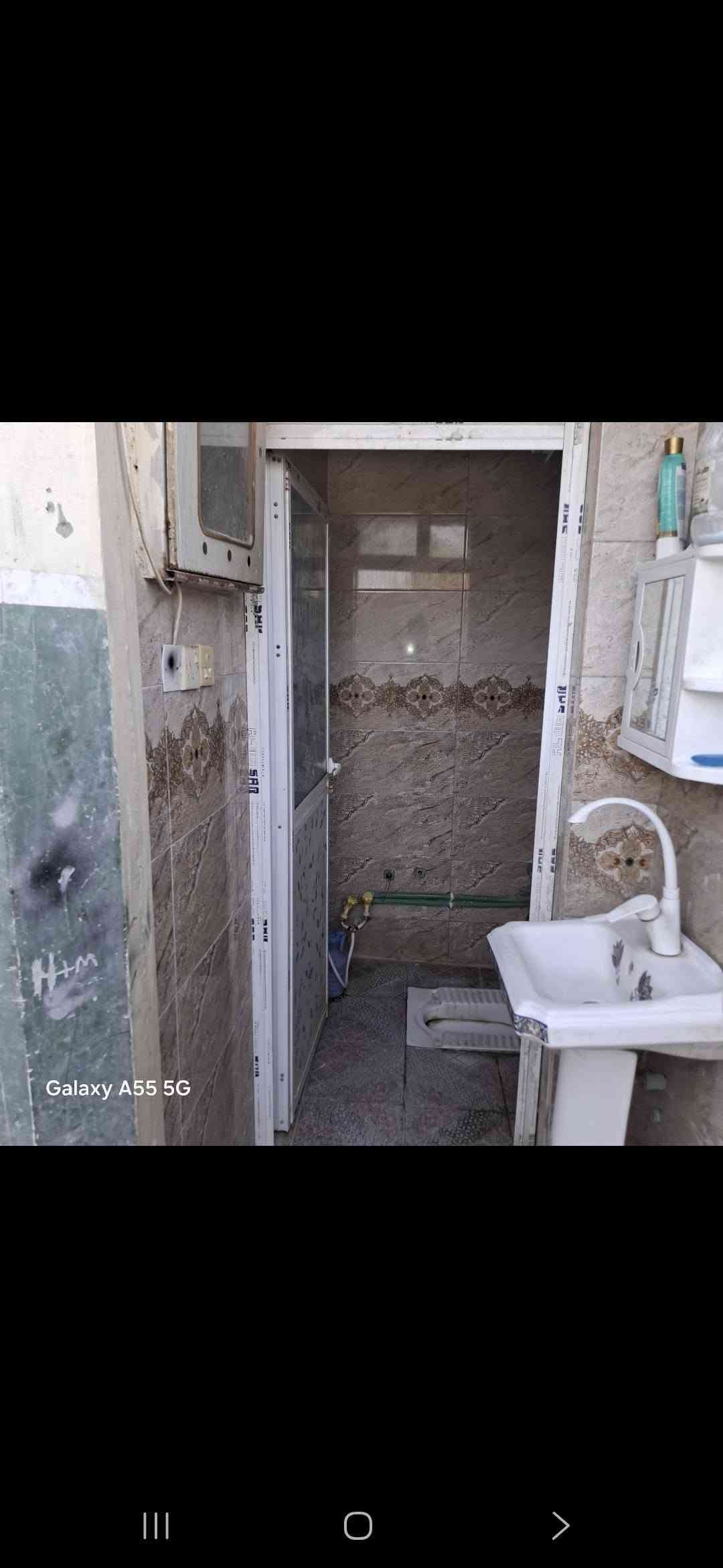 السلام عليكم بيت ١٠٠م ركن طابقين ٣ غرف نوم قرب المرور شارع الحي الصناعي قريب شارع كربلاء بيع اومراوس *********** ***********
