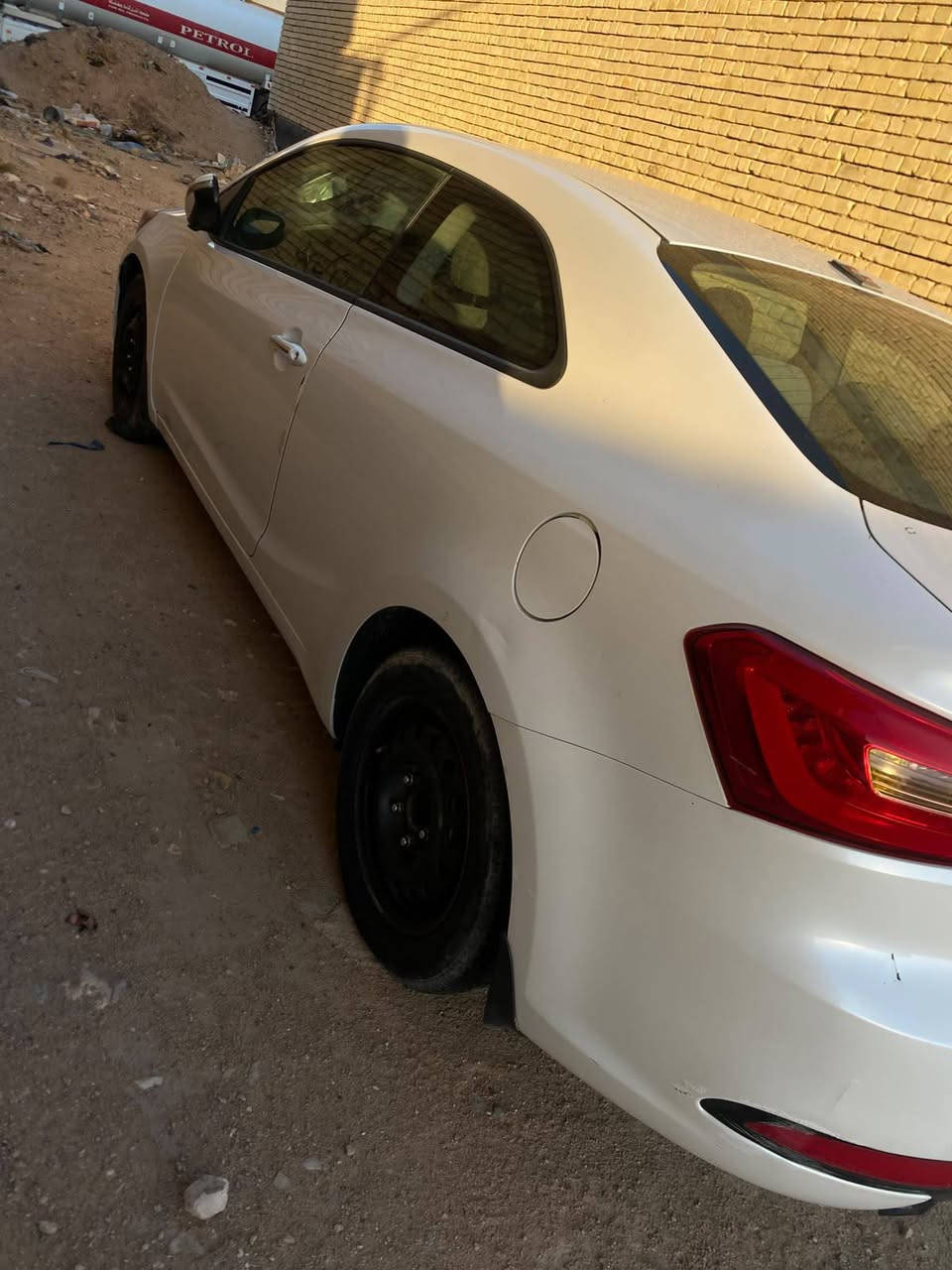كيا فورتي كوبي ٢٠١٤
محرك ٢٠٠٠
ابيض صدفي 
ضررها بجم بامريكا وصفحه هنا 
السياره مابيها نقص 
سونار موجود 
شواصي سليمة 
مشروع وطني 2027
السعر ٧٥ وبيها مجال بسيط
التواصل ***********
مكاني النجف الاشرف حي النداء 
غير متواجد بالفيسبوك
